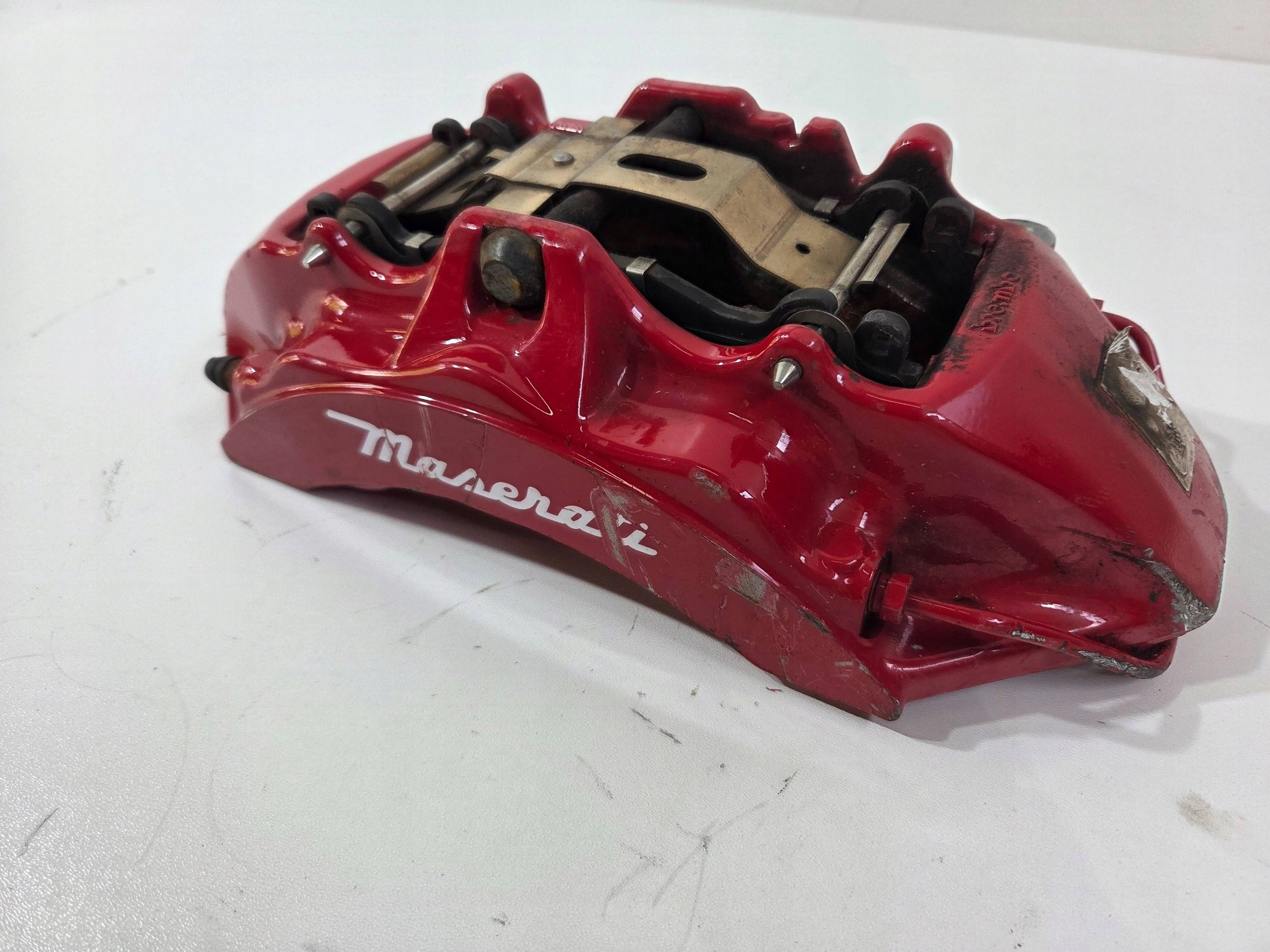 Maserati Levante caliper brake front right 20B6760201 (B705)