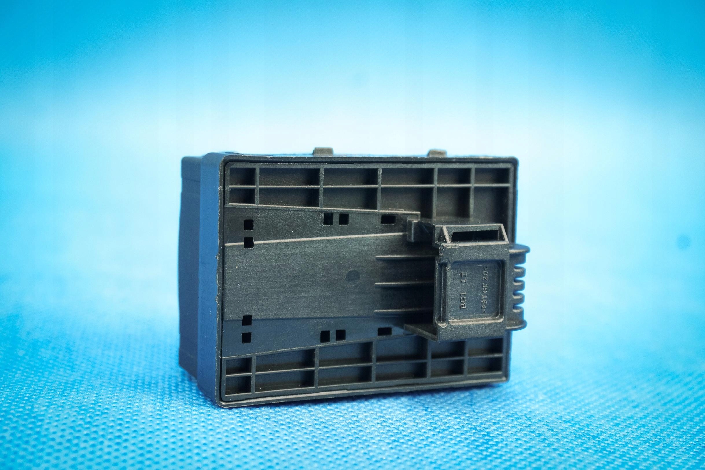 Commandes Vitre rolet Arrière Audi A8 4H 4H0959851F