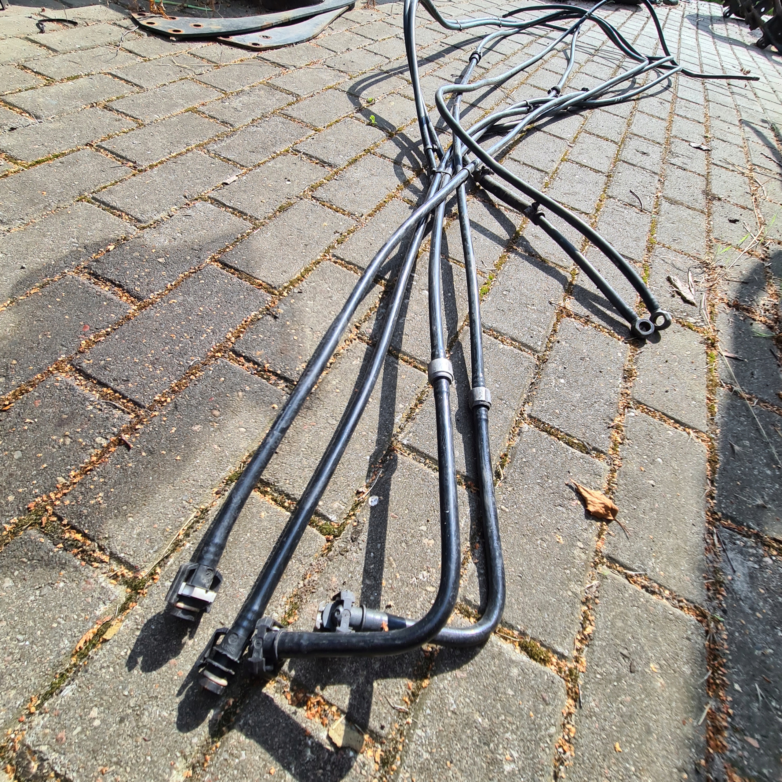 541 070 - ACTROS MP 2 3 ТОПЛИВОПРОВОД ADBLUE