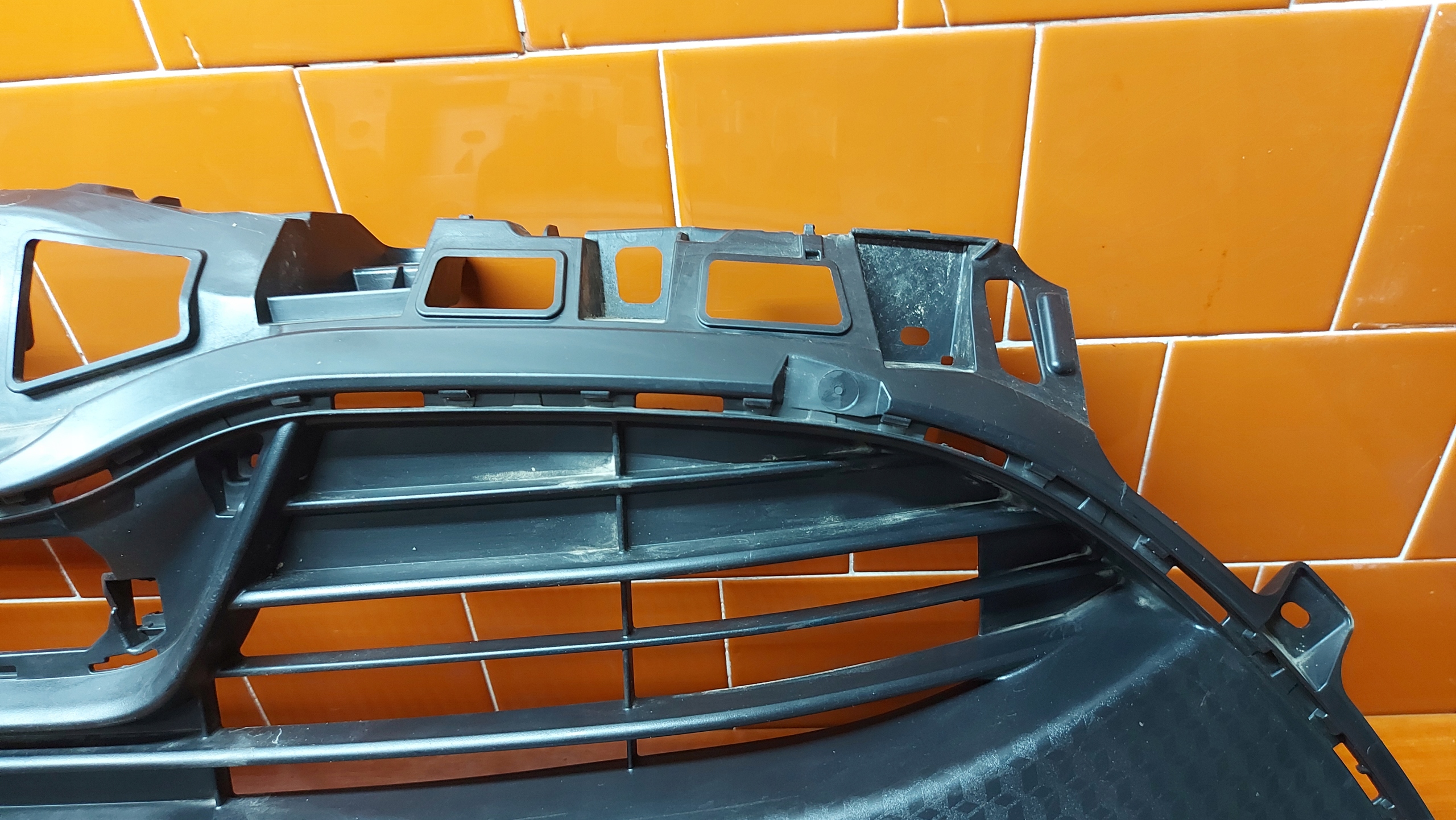 grid grille of a bumper front front TOYOTA YARIS IV 20