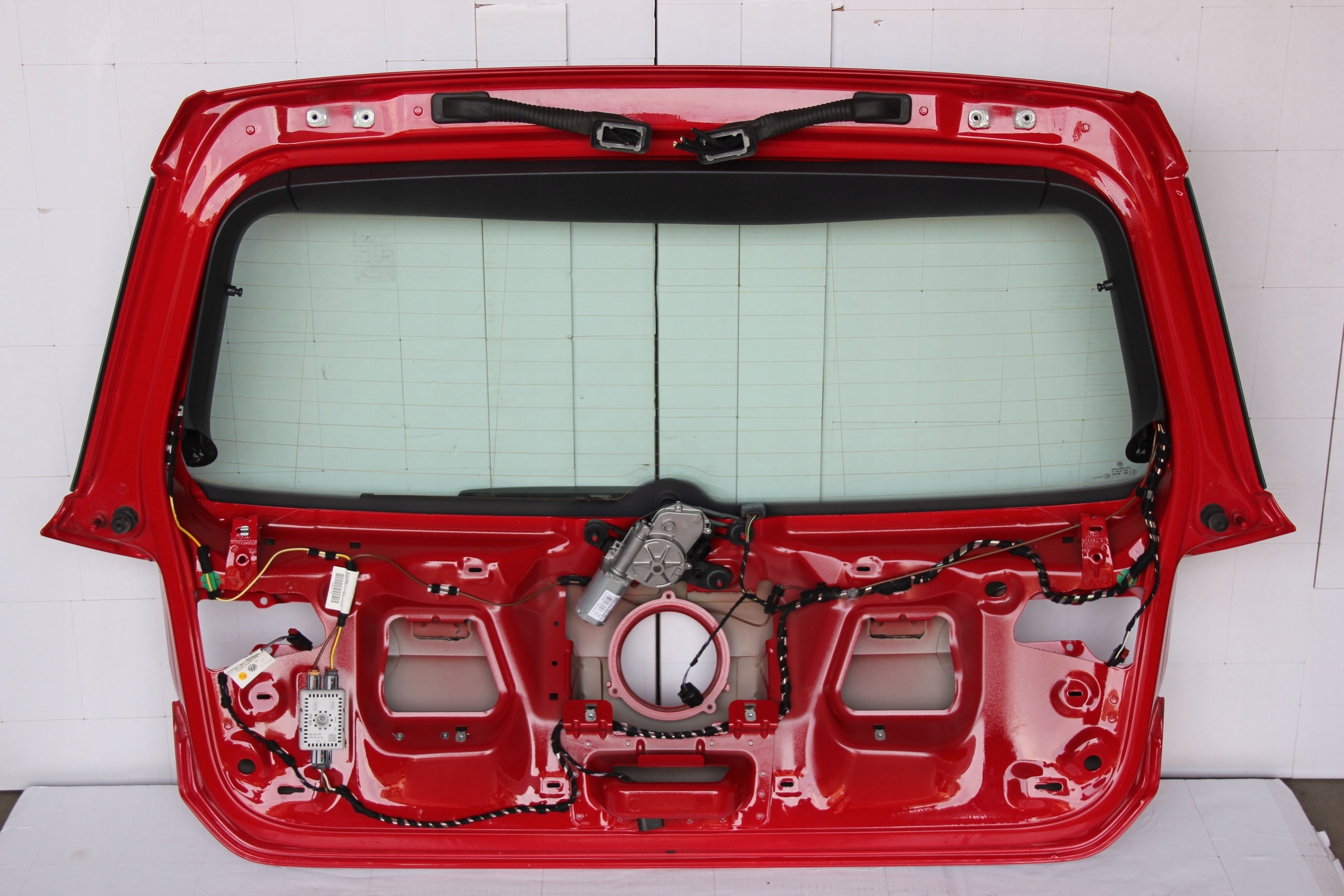 KLAPA BAGAŻNIKA VW GOLF 7 LY3D TORNADOROT Producent części Volkswagen OE