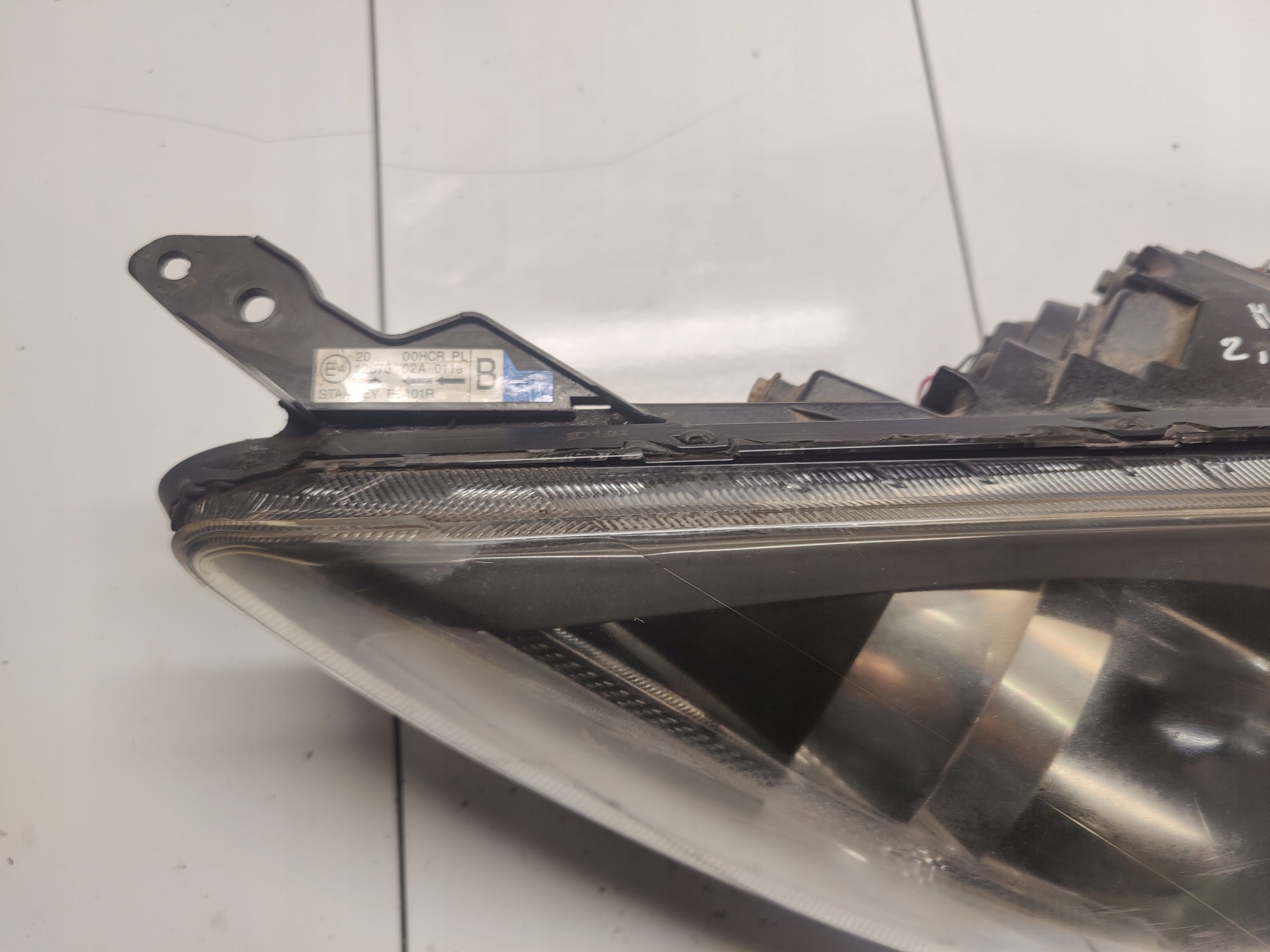 MAZDA 2 DE light right front P8401R UK ANGLIA
