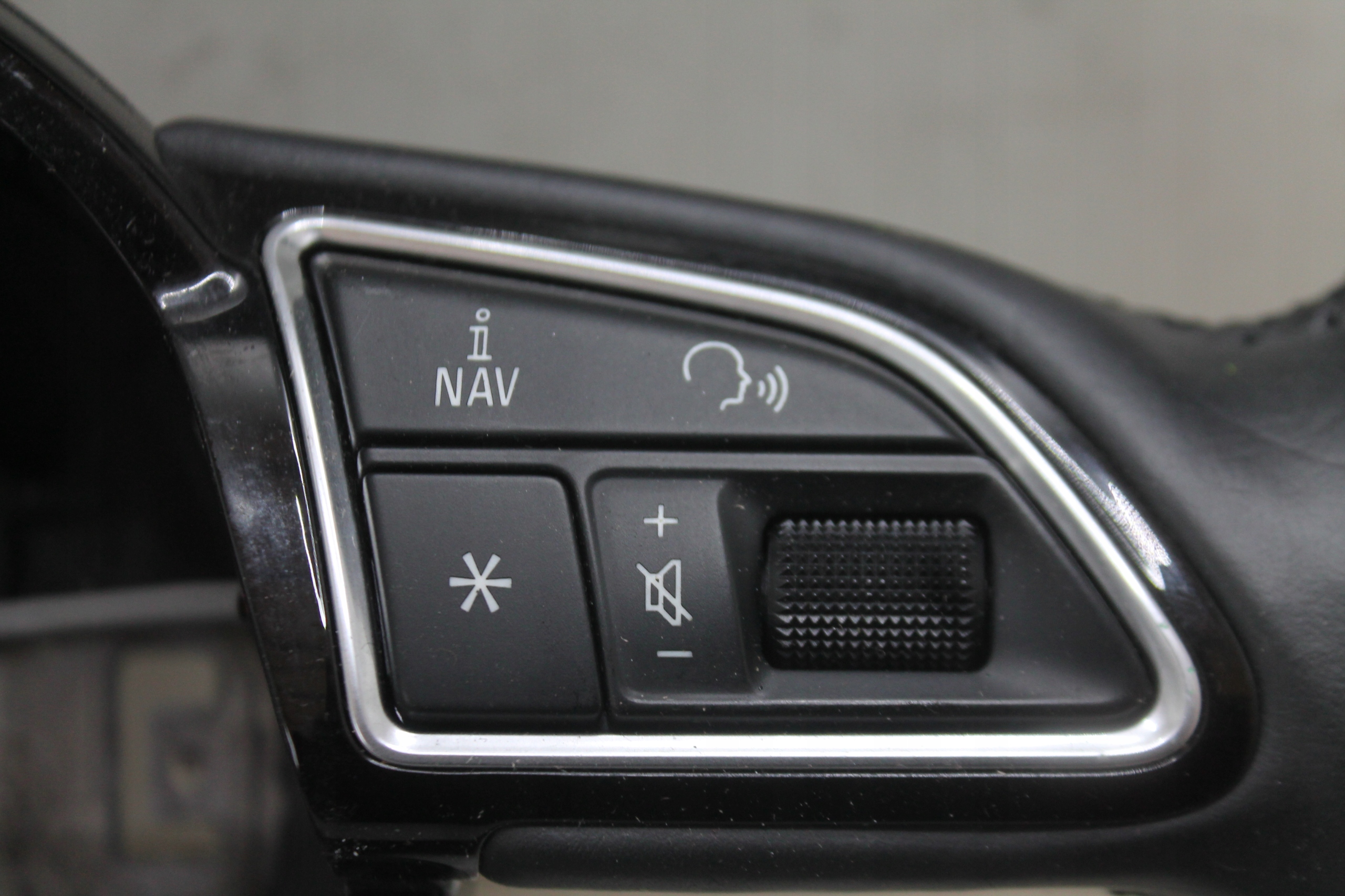 steering wheel, leather black CHROM MULTI AUDI Q3 and 8U LIFT 14-18