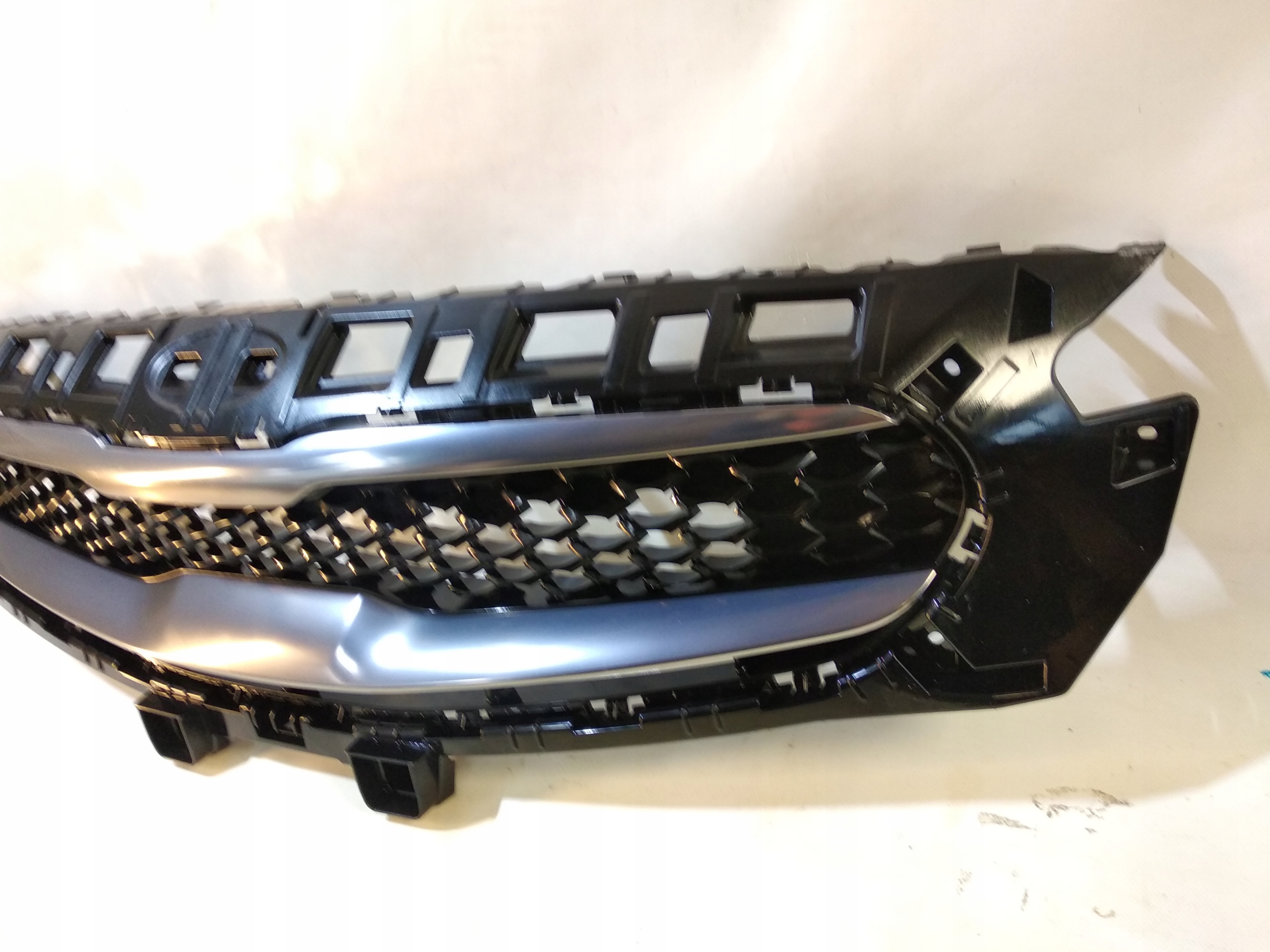 KIA XCEED grill grille radiator front 2019