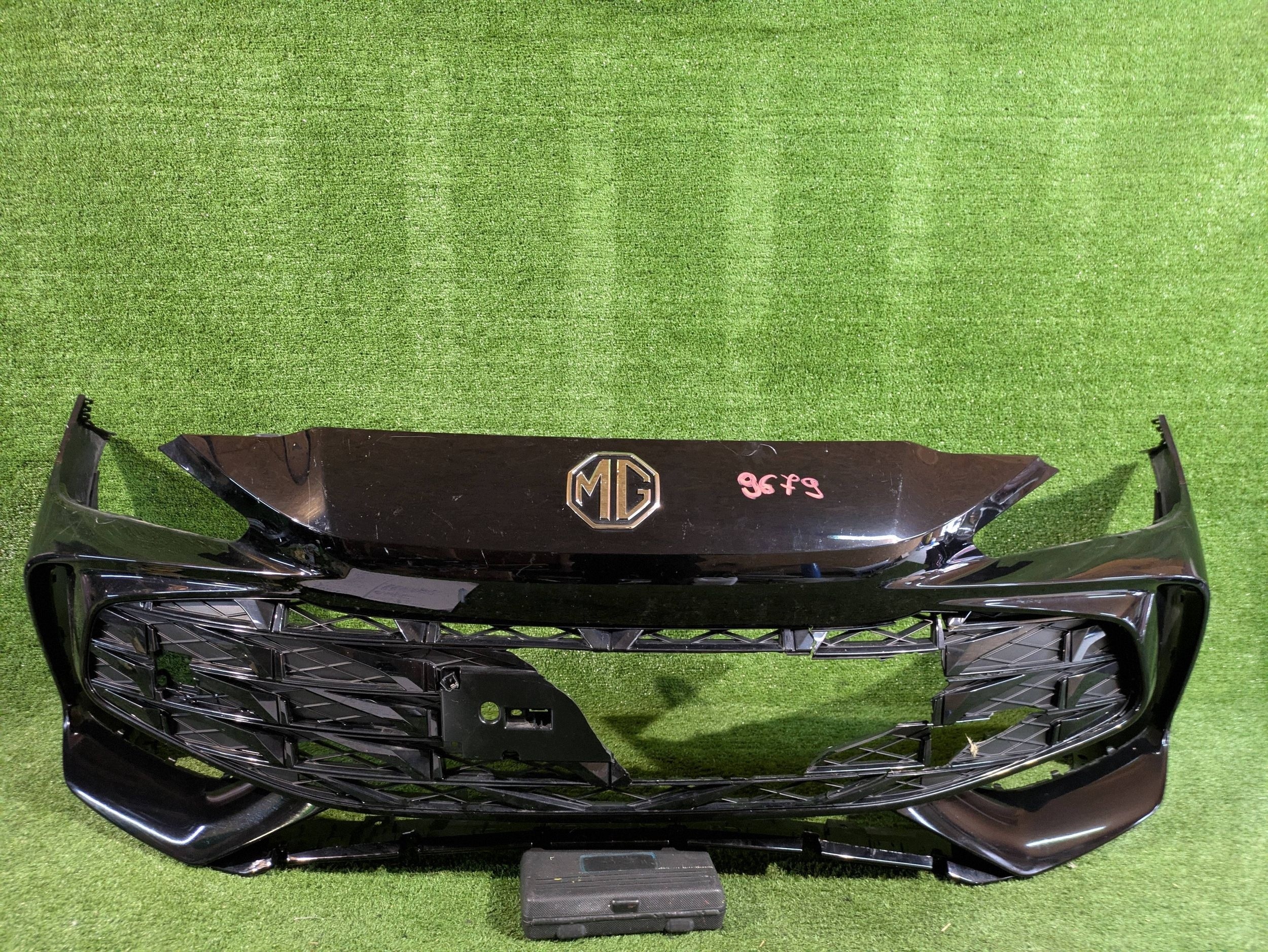 front bumper front MG III 24- NR.Z9679