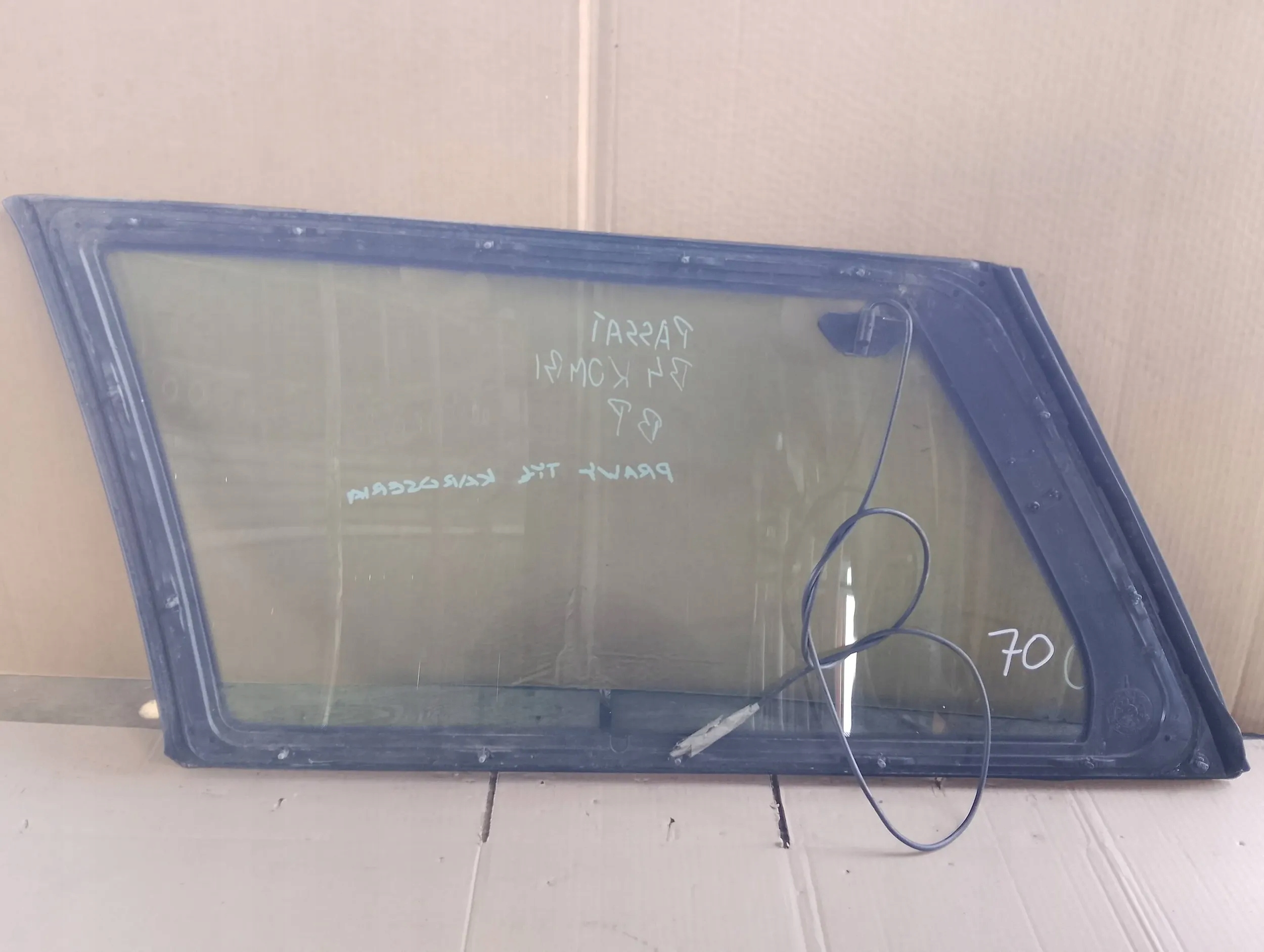 window bodywork right rear part Volkswagen Passat B4