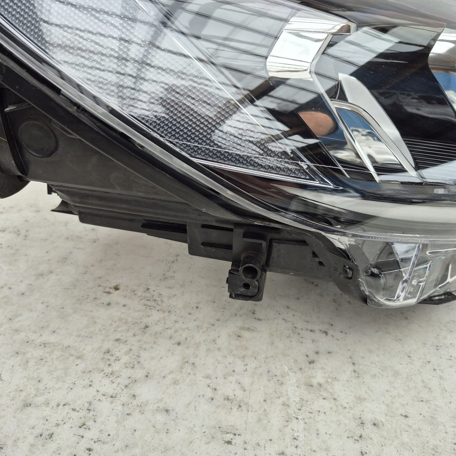 FORD KUGA III MK3 19- light right front front FULL LED LV4B-13E016-AK
