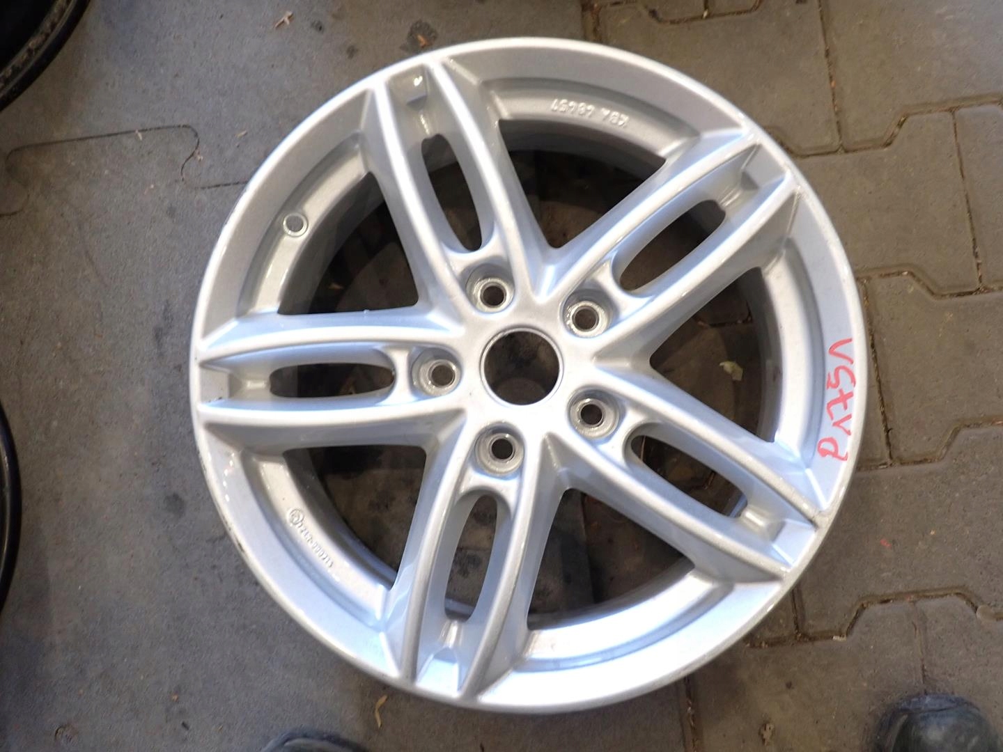disk disk NISSAN 5x114,3 ET40 6,5J 15"