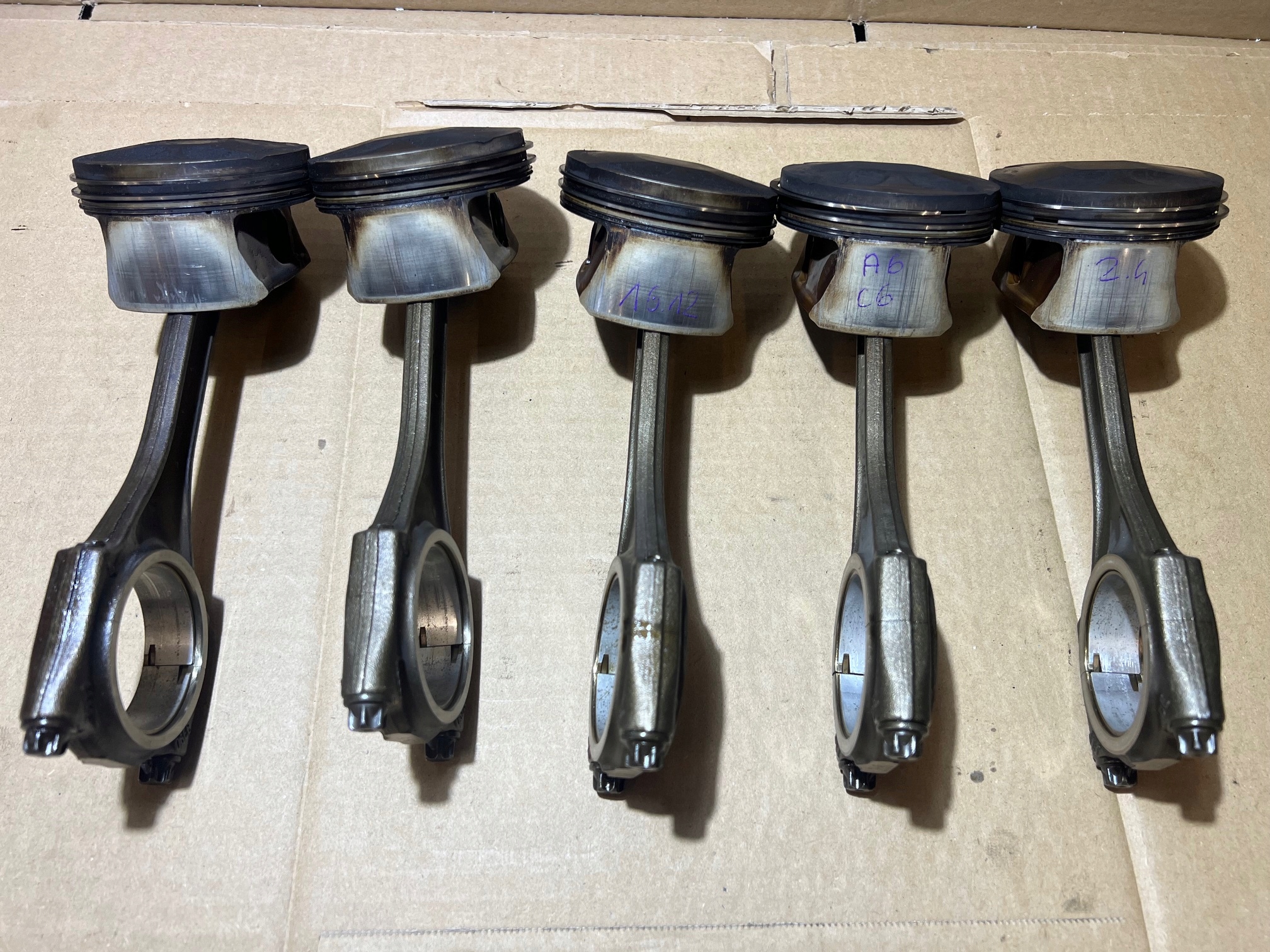 AUDI A6 C6 2.4 V6 BDW piston connecting rod 06EB