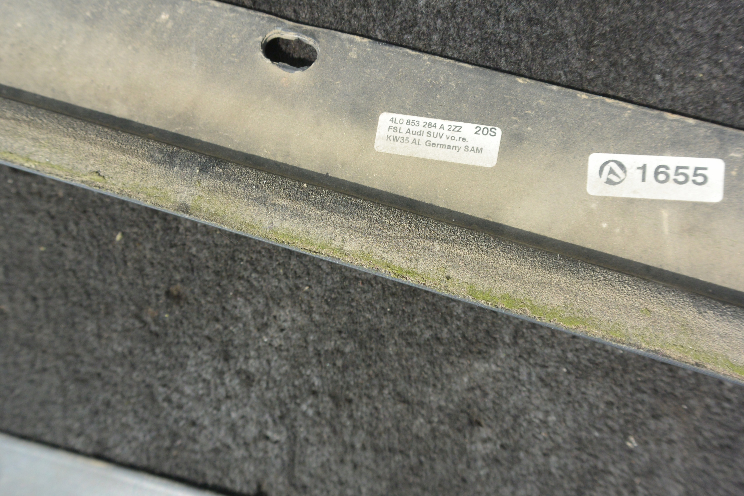moulding dust door CHROM front AUDI Q7 4L