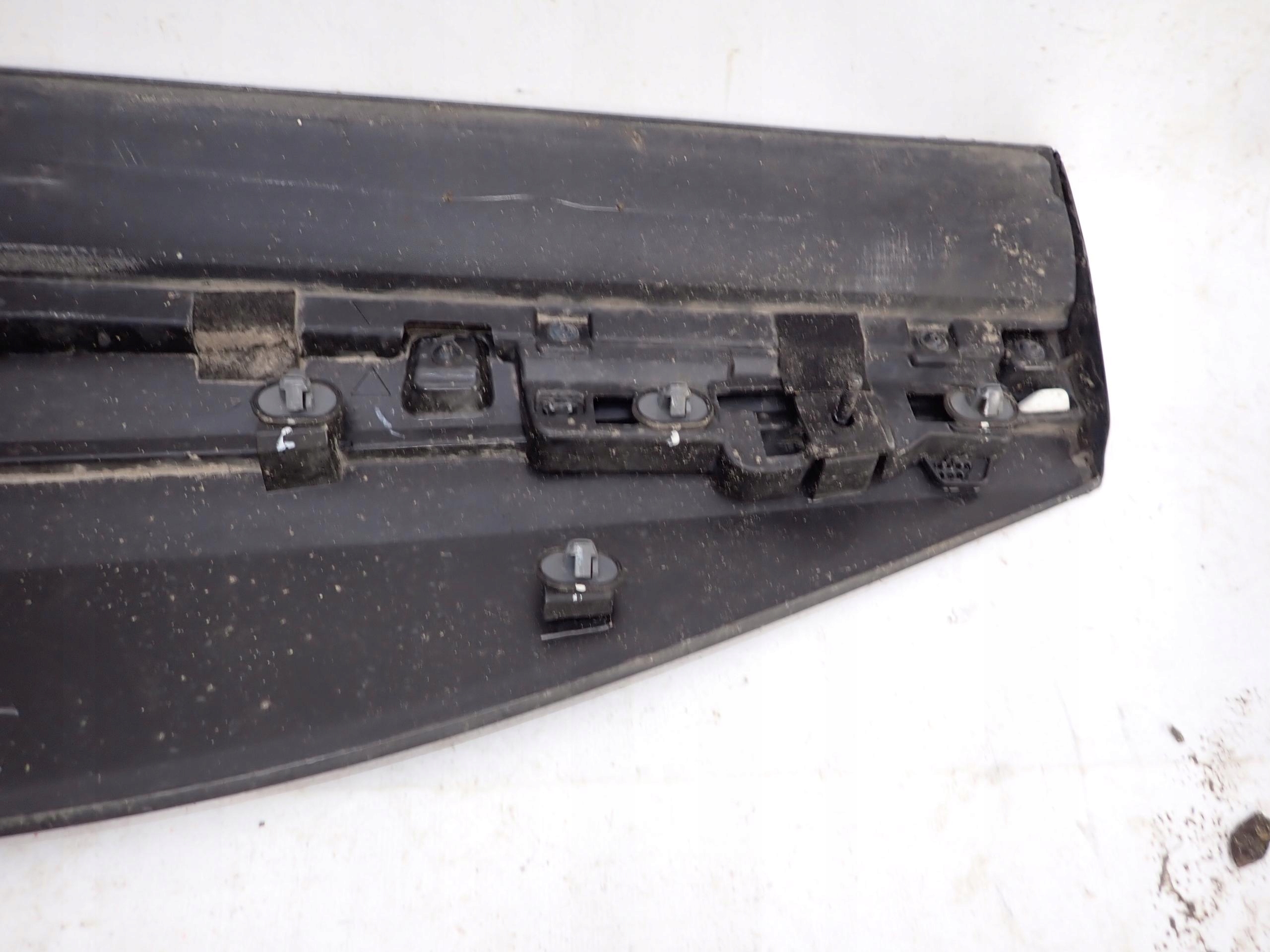 KIA SPORTAGE V 5 21-> moulding cap door right front