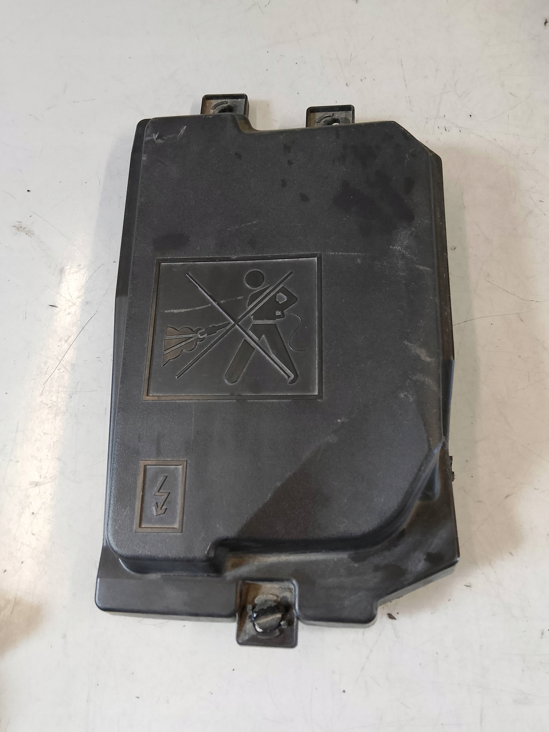 блок предохранителей renault oe 284B87246R