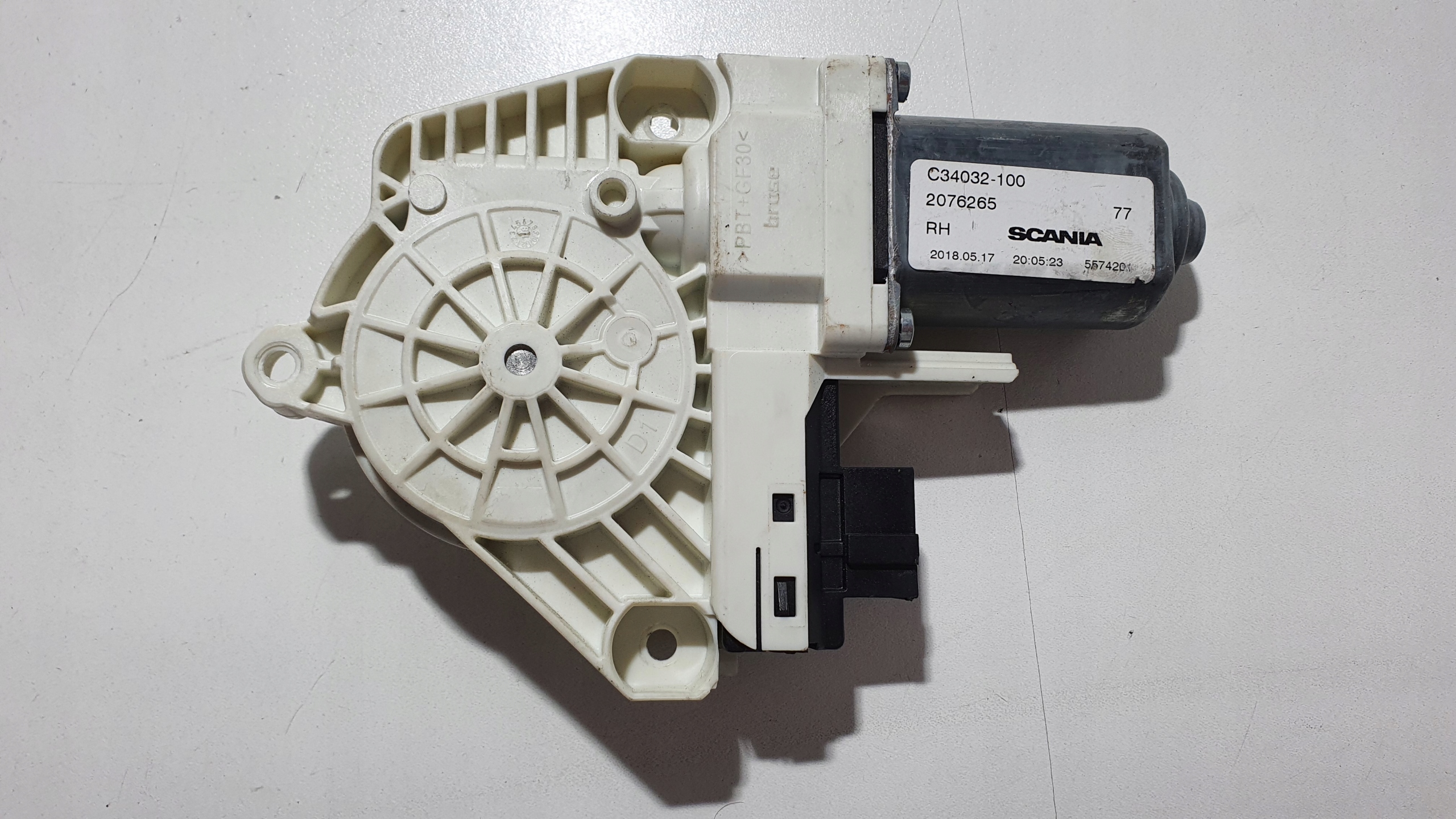 Silniczek Podnoszenia Szyby Prawy Scania R S 2076265