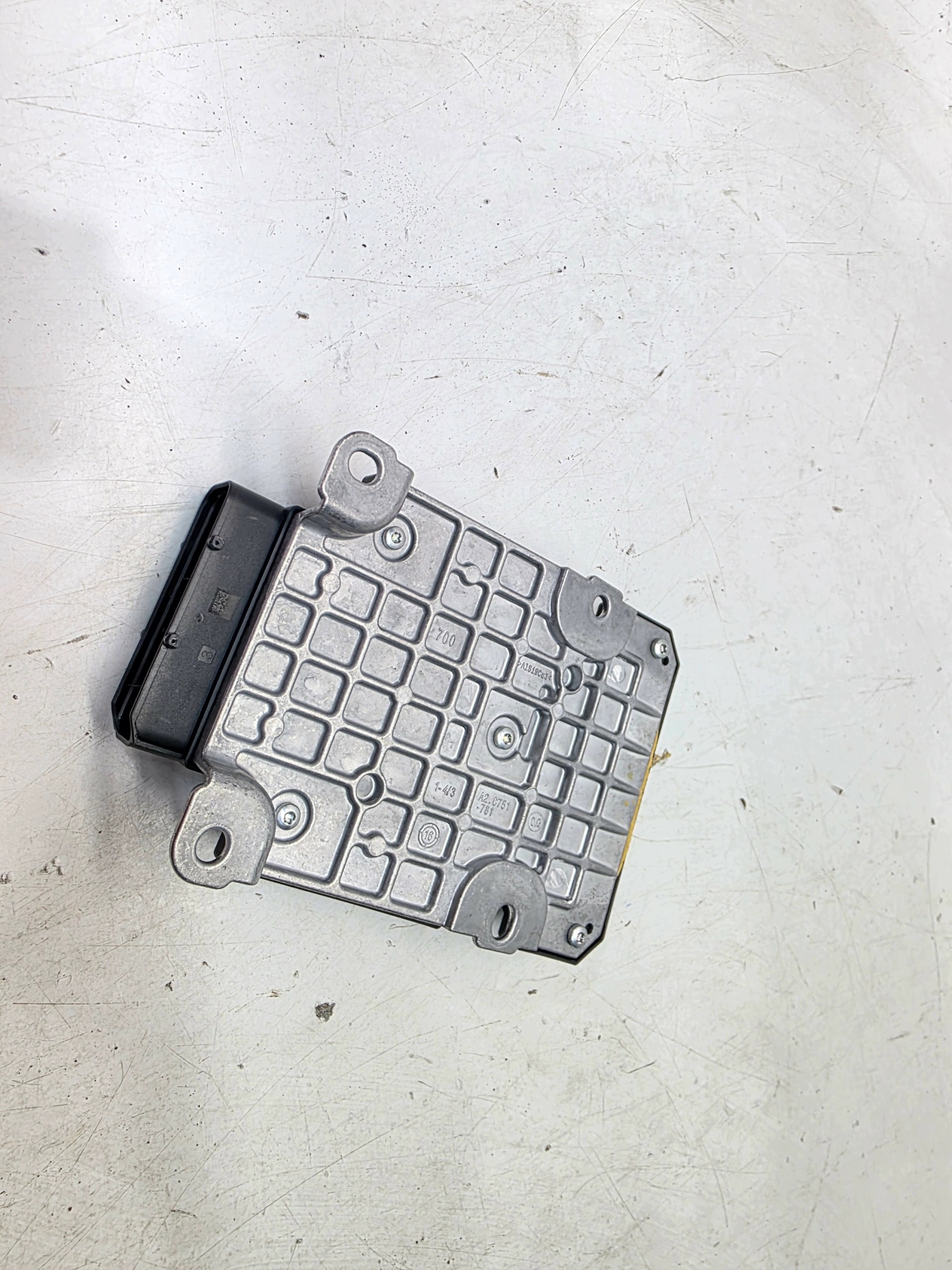 Bedienteil modul Achsträgers PNEUMATYCZNEGO AUDI A6 C8 A7 4K0907777AS