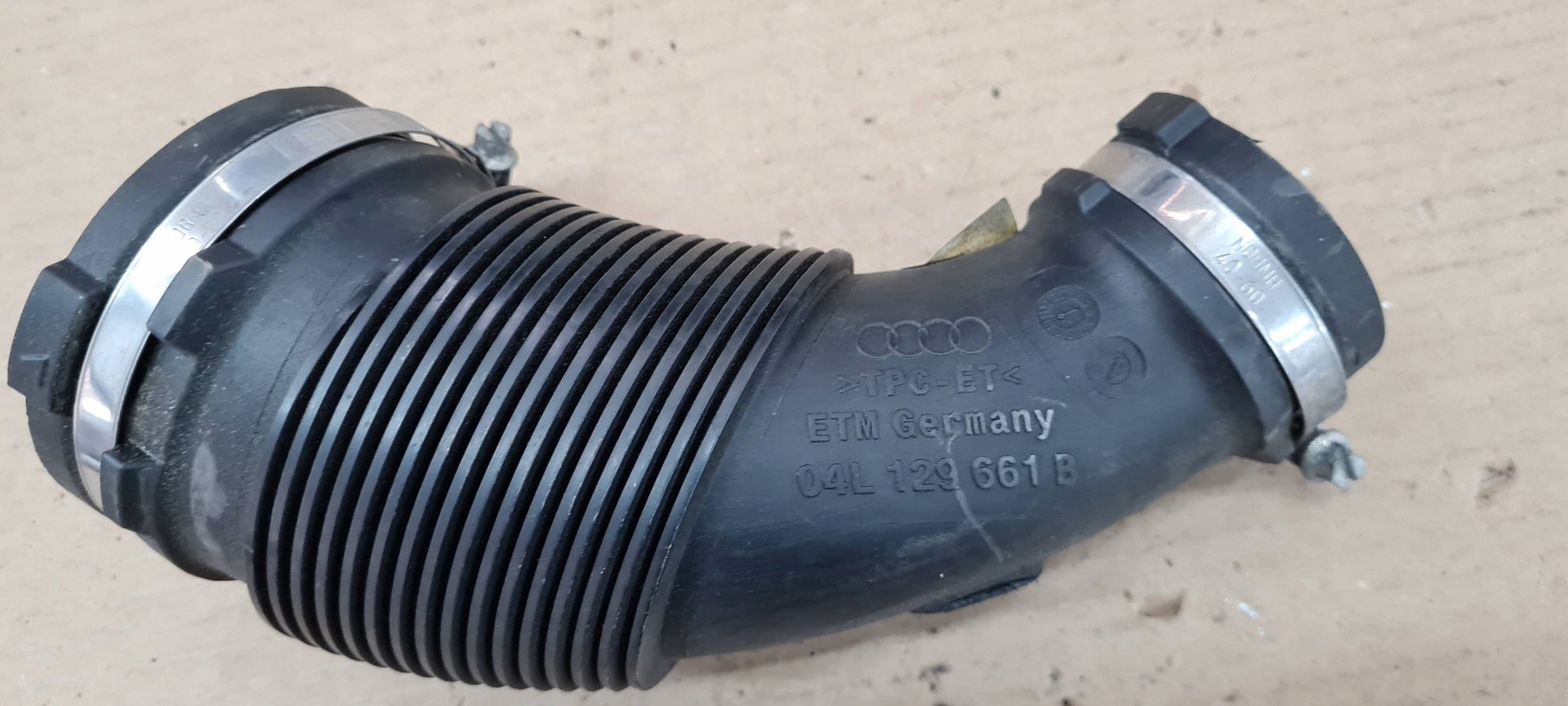 A4 B9 8W pipe air 2.0 TDI 04L129661B A5 8W
