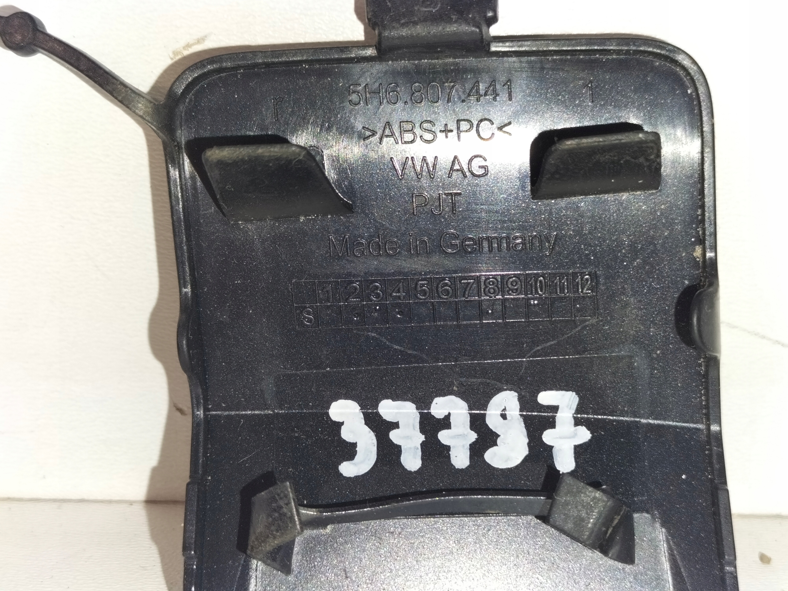 ABSCHLEPPÖSE DER STOSSSTANGE HECK VW GOLF 8 VIII 20- HB