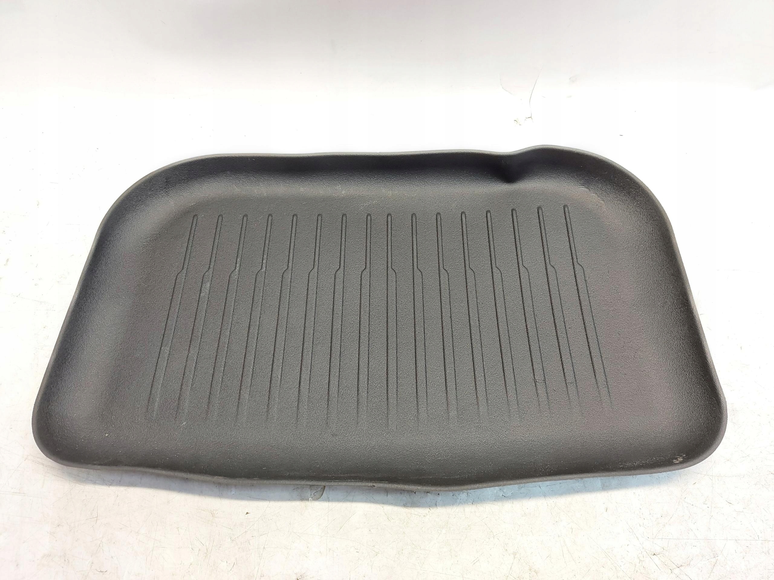 TESLA MODEL Y 2022r KOBERCE WNEKI