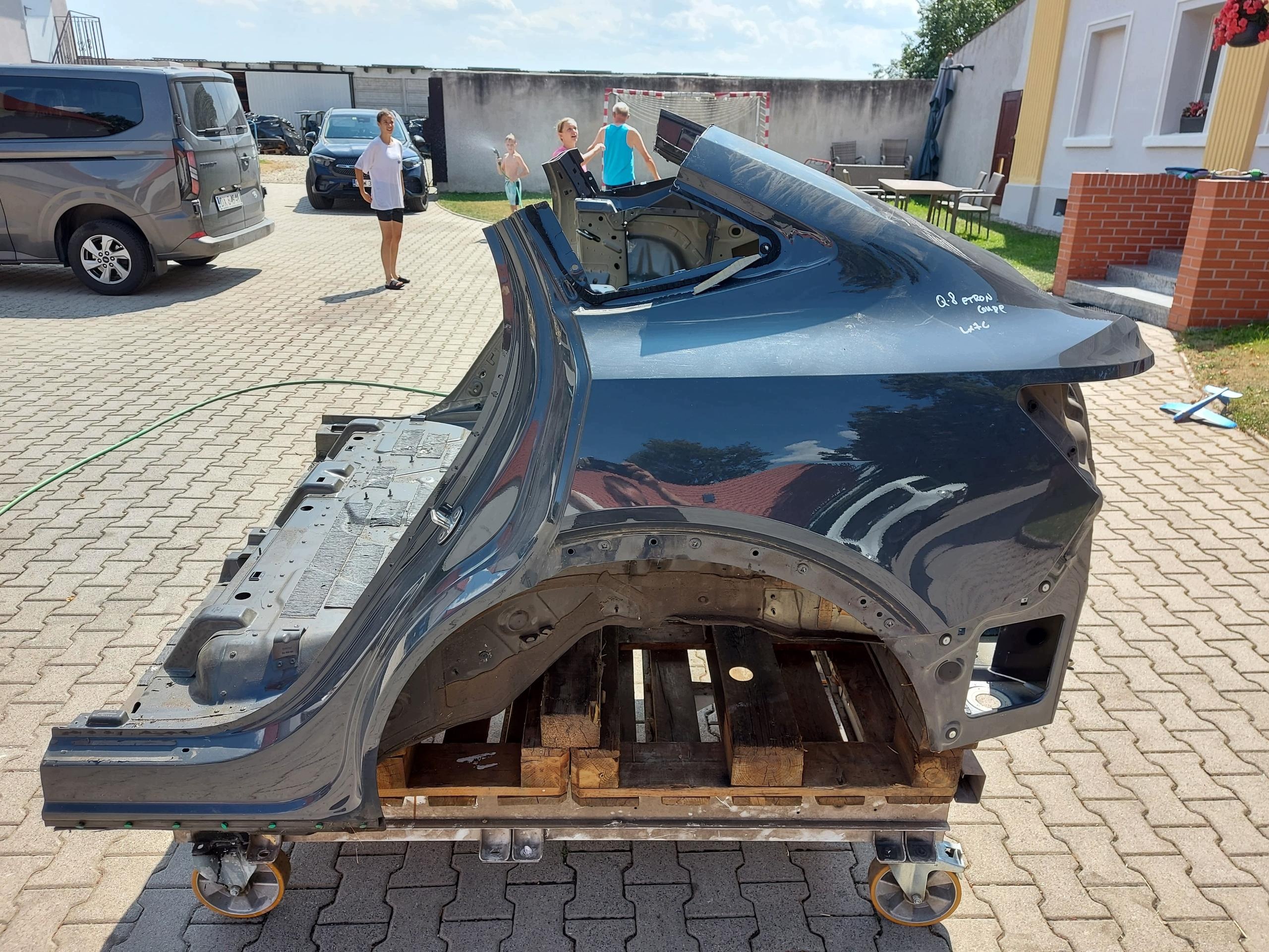 Audi Q8 E-TRON SportBack 4KE quarter left right rear panel caly rear part oryg