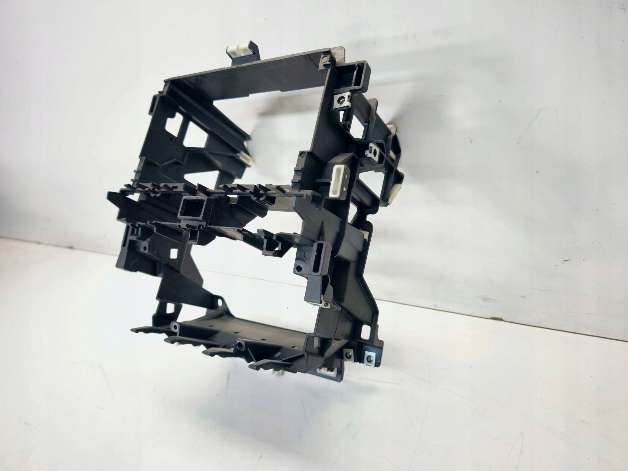 Korb 2 DIN AUDI A3 8P LIFT Original 8P0858005C