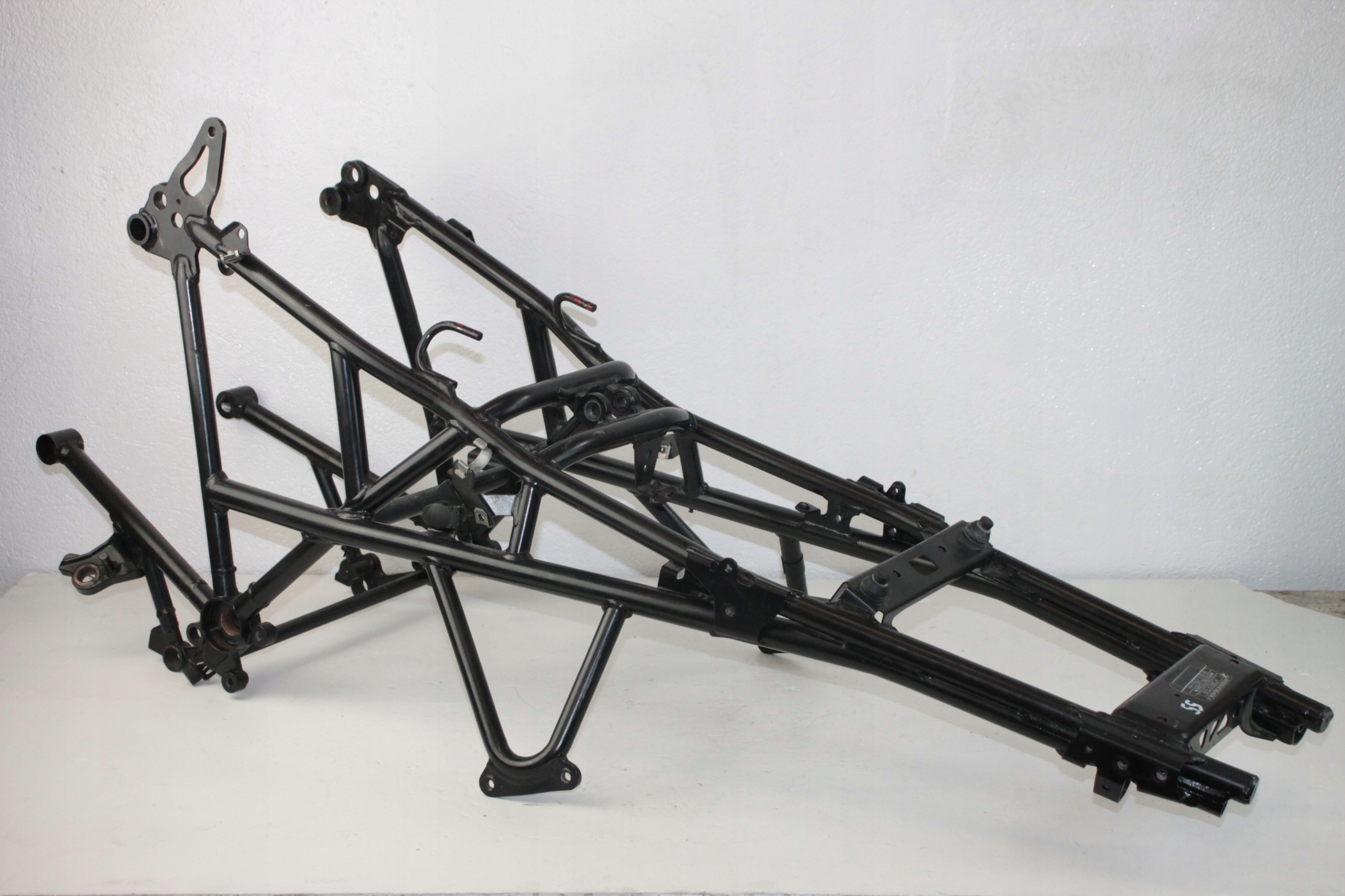 74 - BMW R1200R R 1200 R 06-10 ЗАДНІЙ КАРКАС