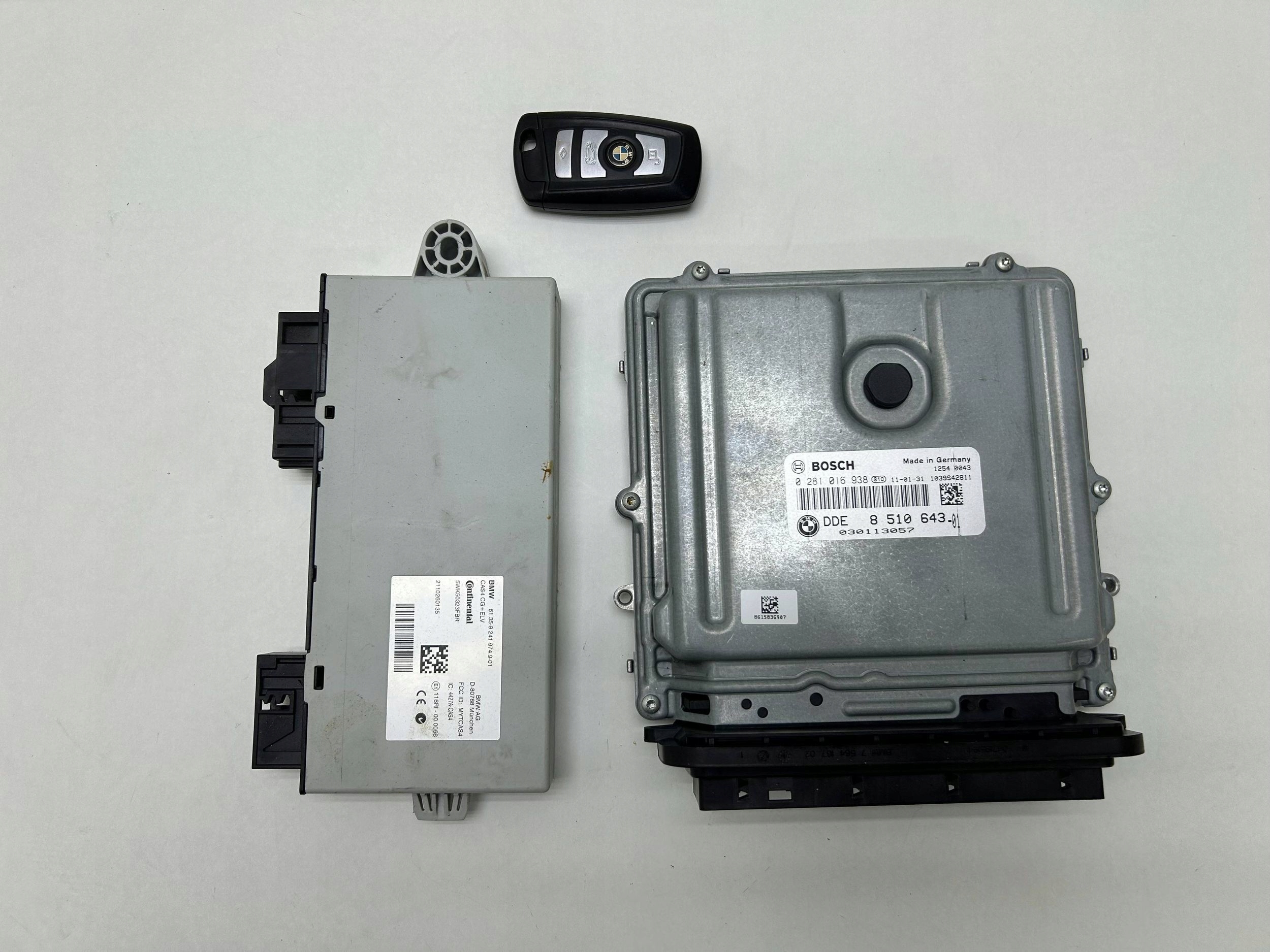 computer / control unit ECU / key BMW 5 F10 F11 530d N57 8510643