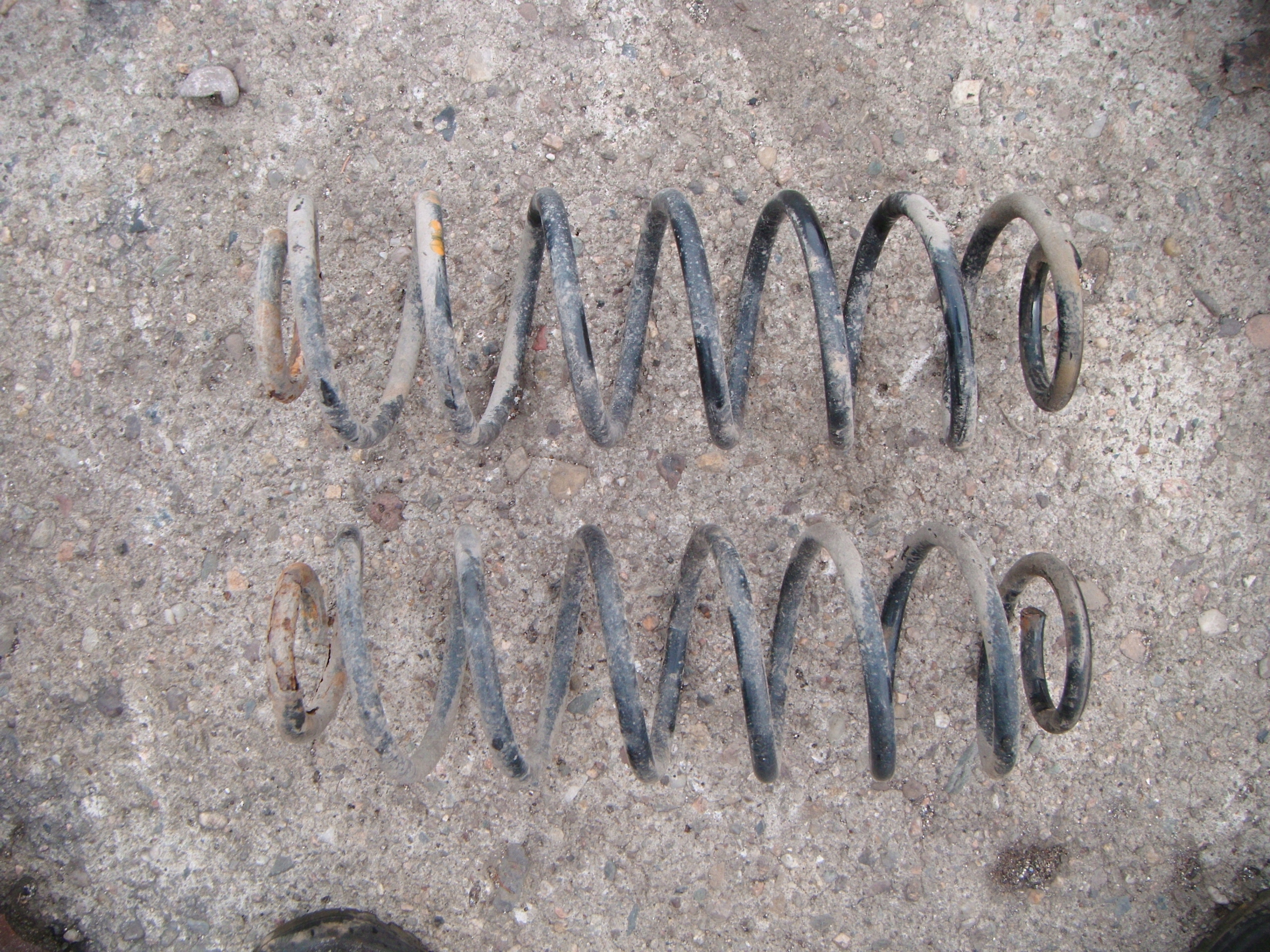 MAZDA 2 II 02-07 SPRĘŻYNY TYLNE KOMPLET