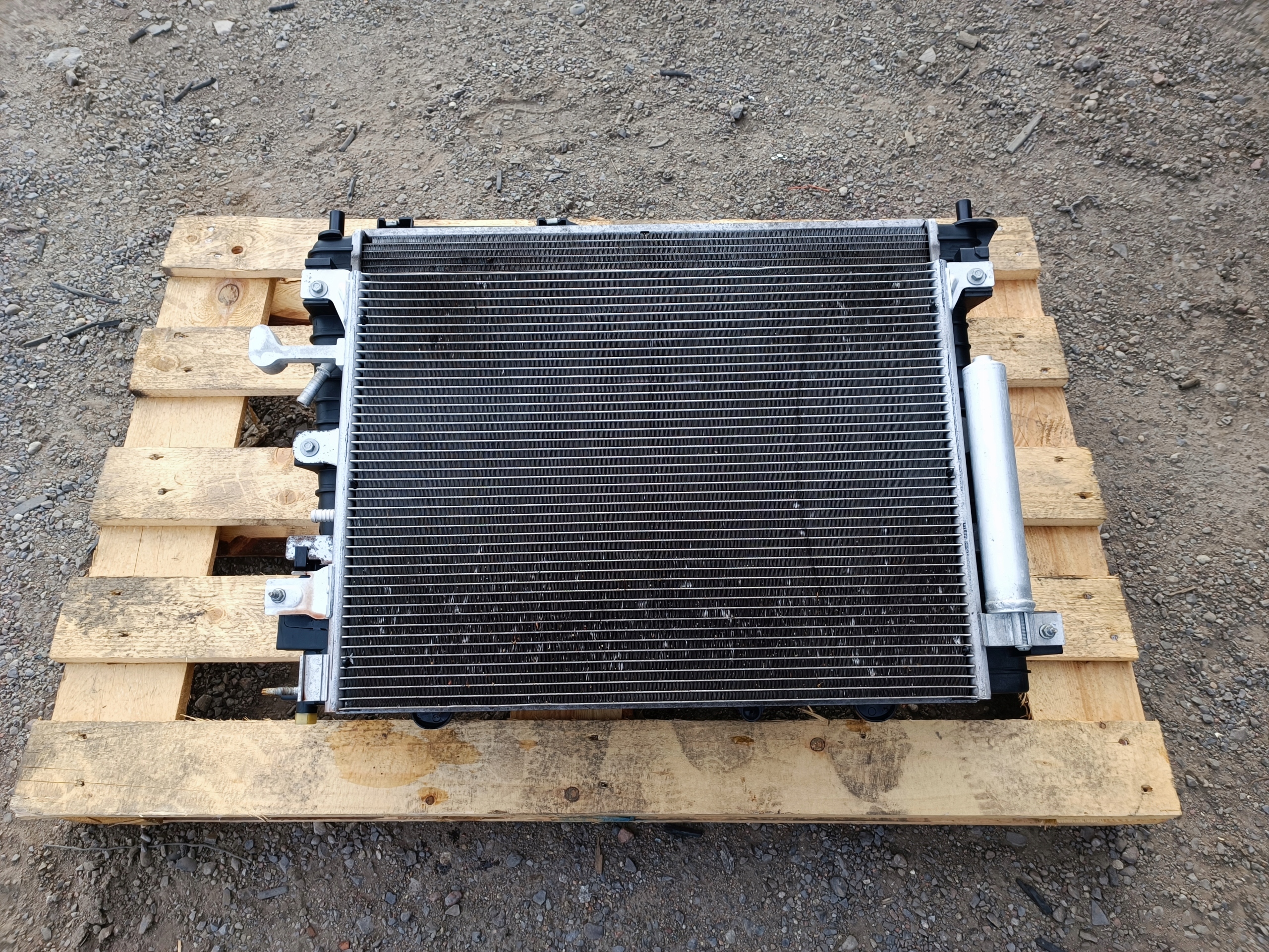 chladiče chladič ventilátor komplet Ford Mustang 5.0 3.7 2011-2014