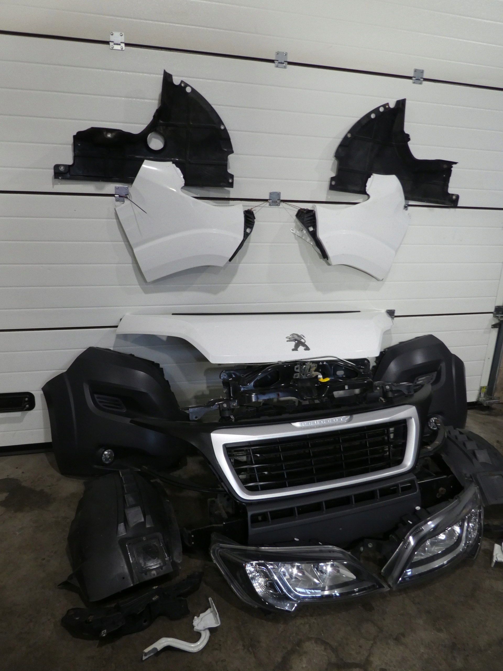 PEUGEOT BOXER 2.0 EURO 6 front BIALY bonnet KOMPLET
