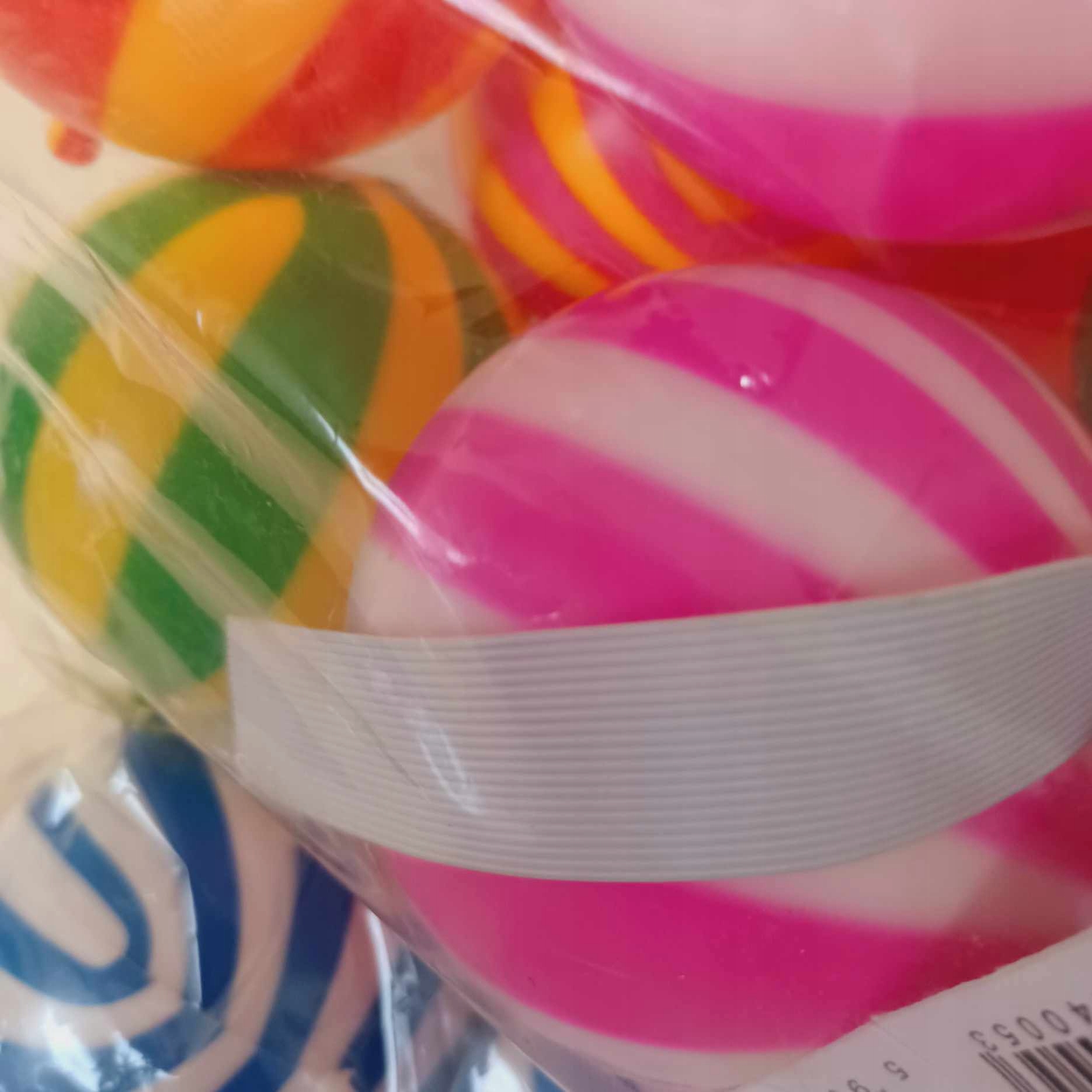 Piłeczki plastikowe na gumce 20 sztuk Materiał guma plastik