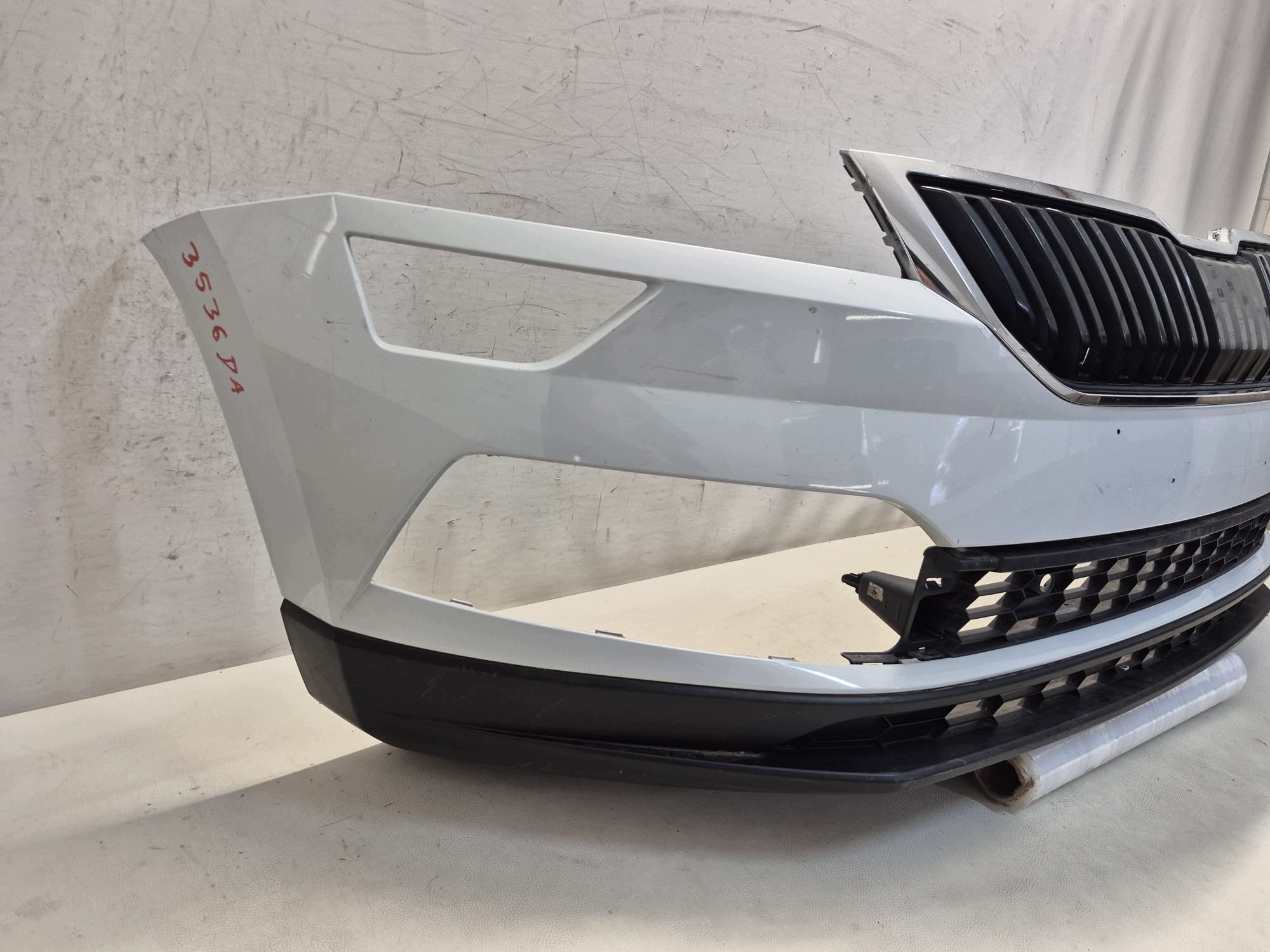 SKODA KAROQ 57A 17- bumper front front PDC 57A807221