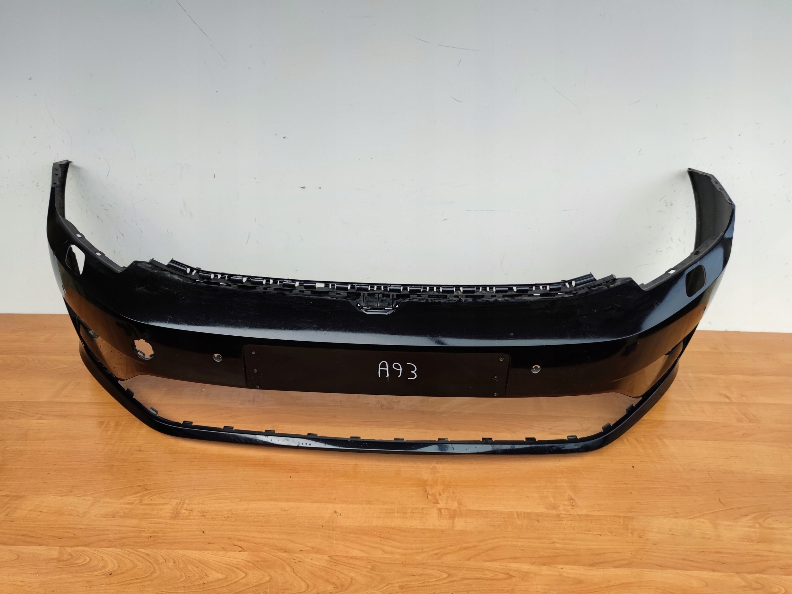 VW GOLF 510 SPORTSVAN bumper front washers 4XPDC