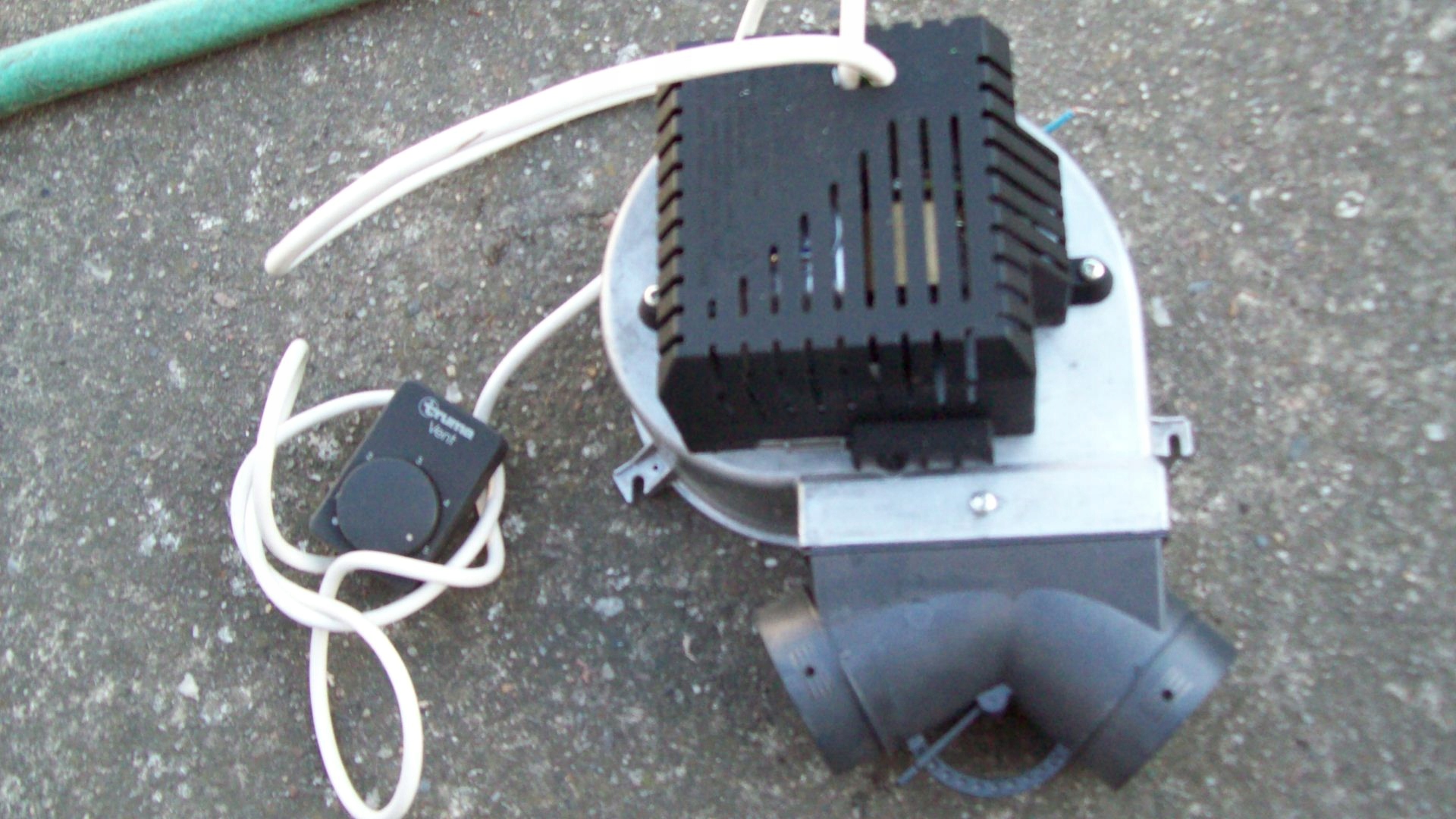 3255687 - Вентиляційний вентилятор TRUMA-230 volt