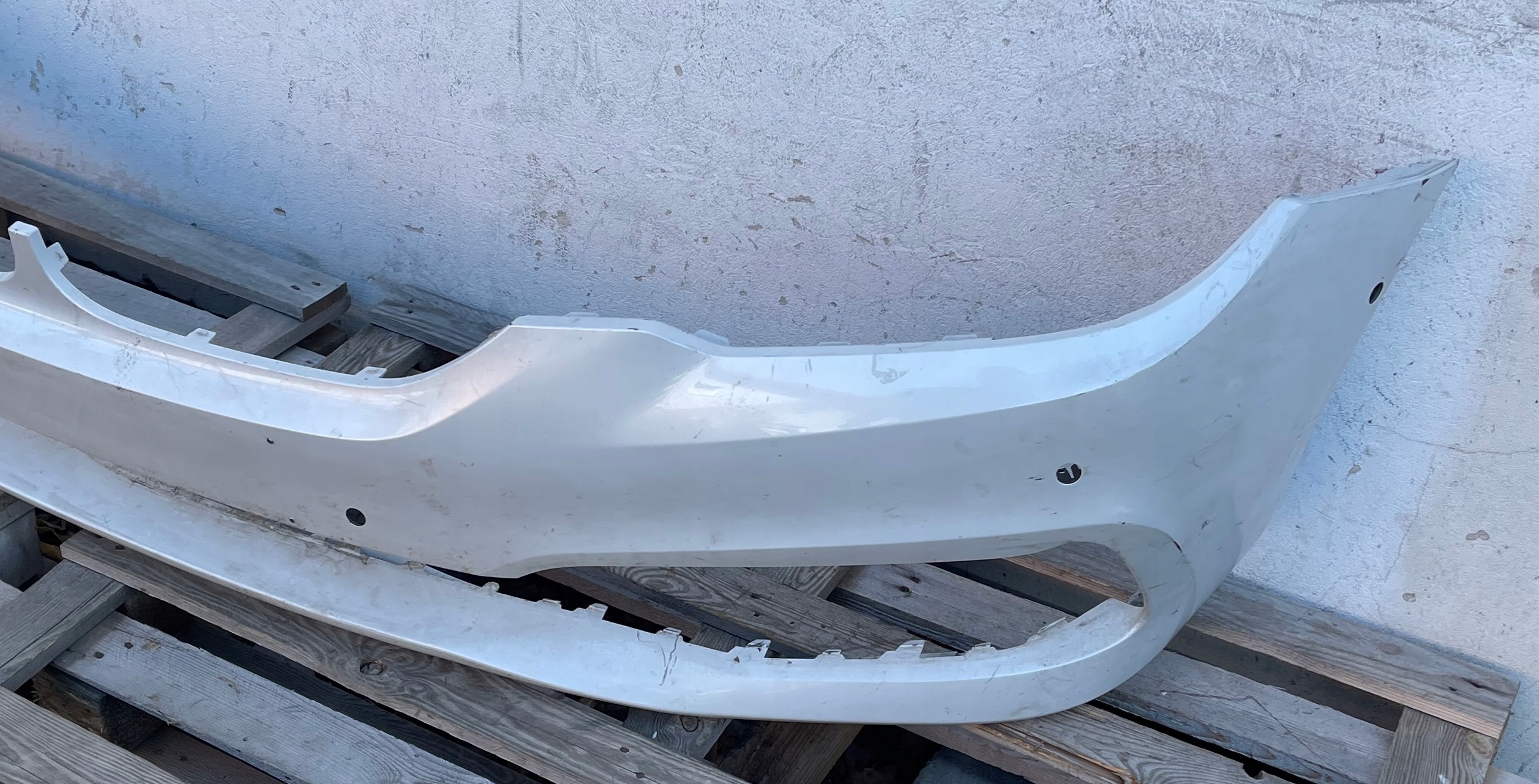BMW 5 G30 G31 2017 - bumper front front below PDC
