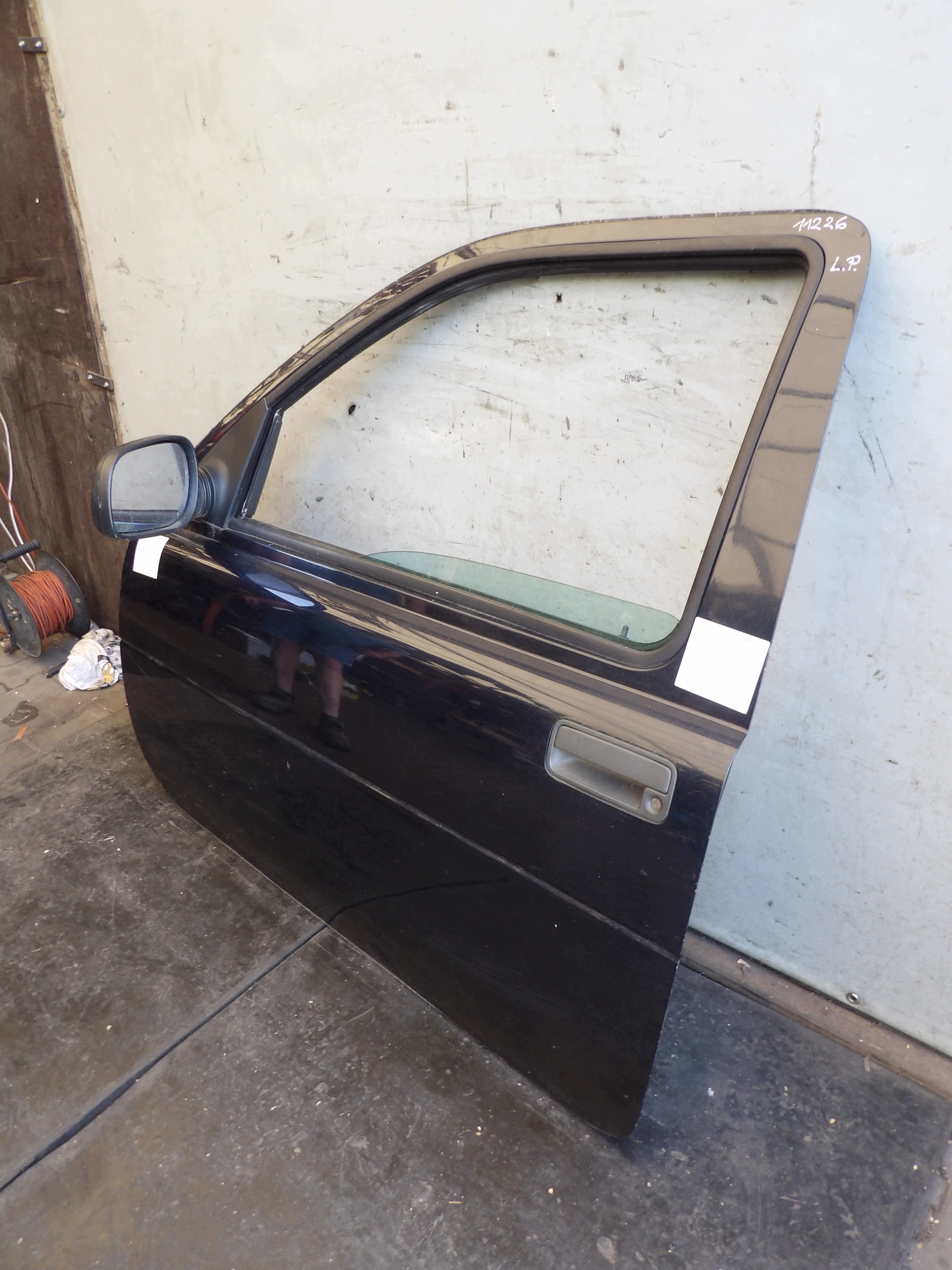 LAND ROVER FREELANDER and LIFT door left front colour 602