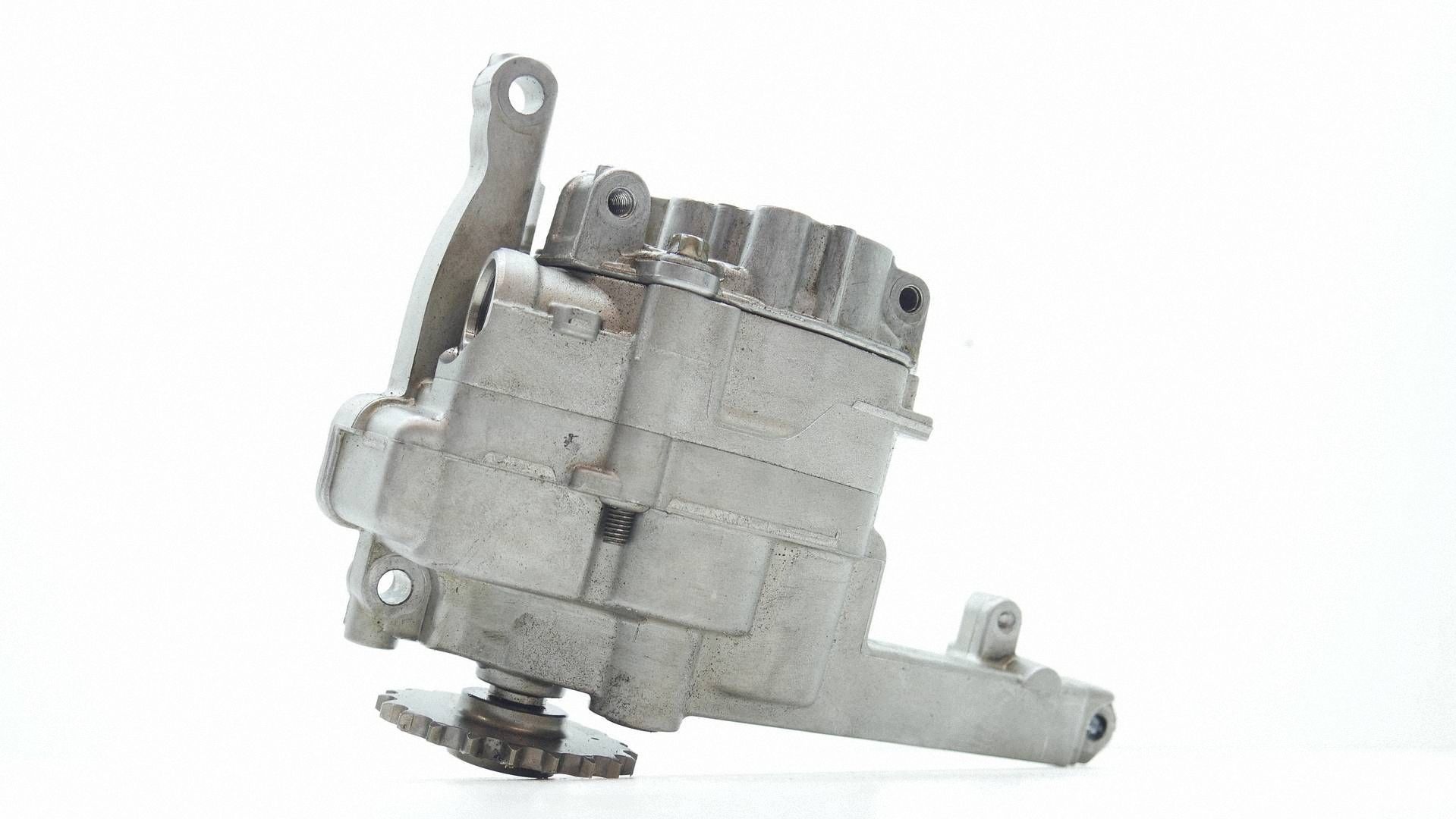 pumpa olaj MERCEDES W204 3.0 CDI A6421810547