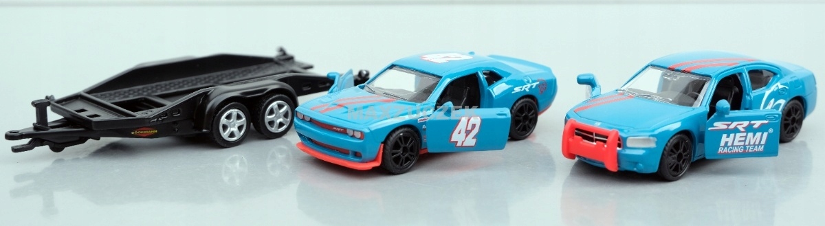 SIKU 2565 Dodge Charger z Dodge Challenger SRT Rac Materiał inny