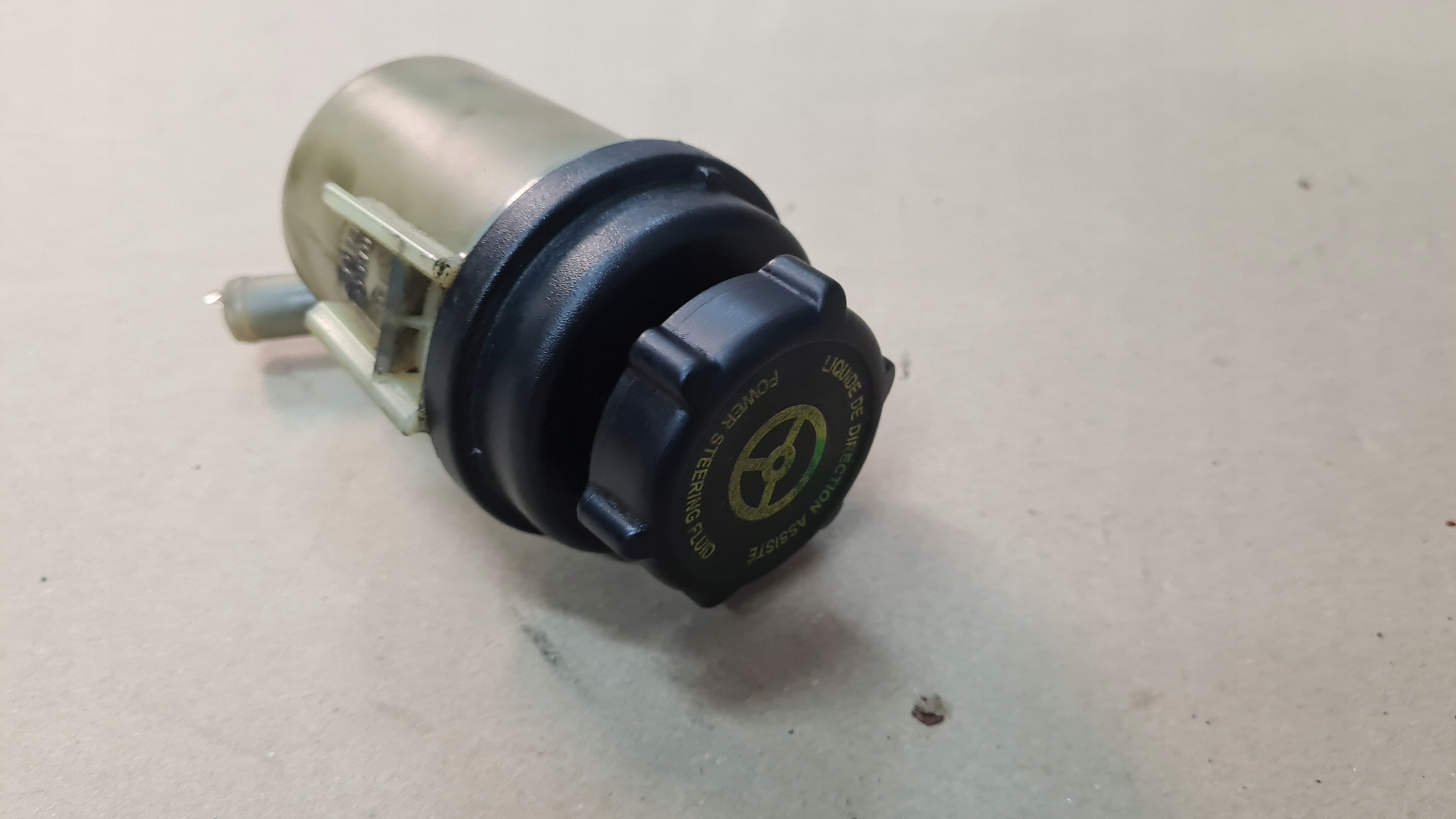 Бачок гідропідсилювача керма Ford 6c91-3r700-db