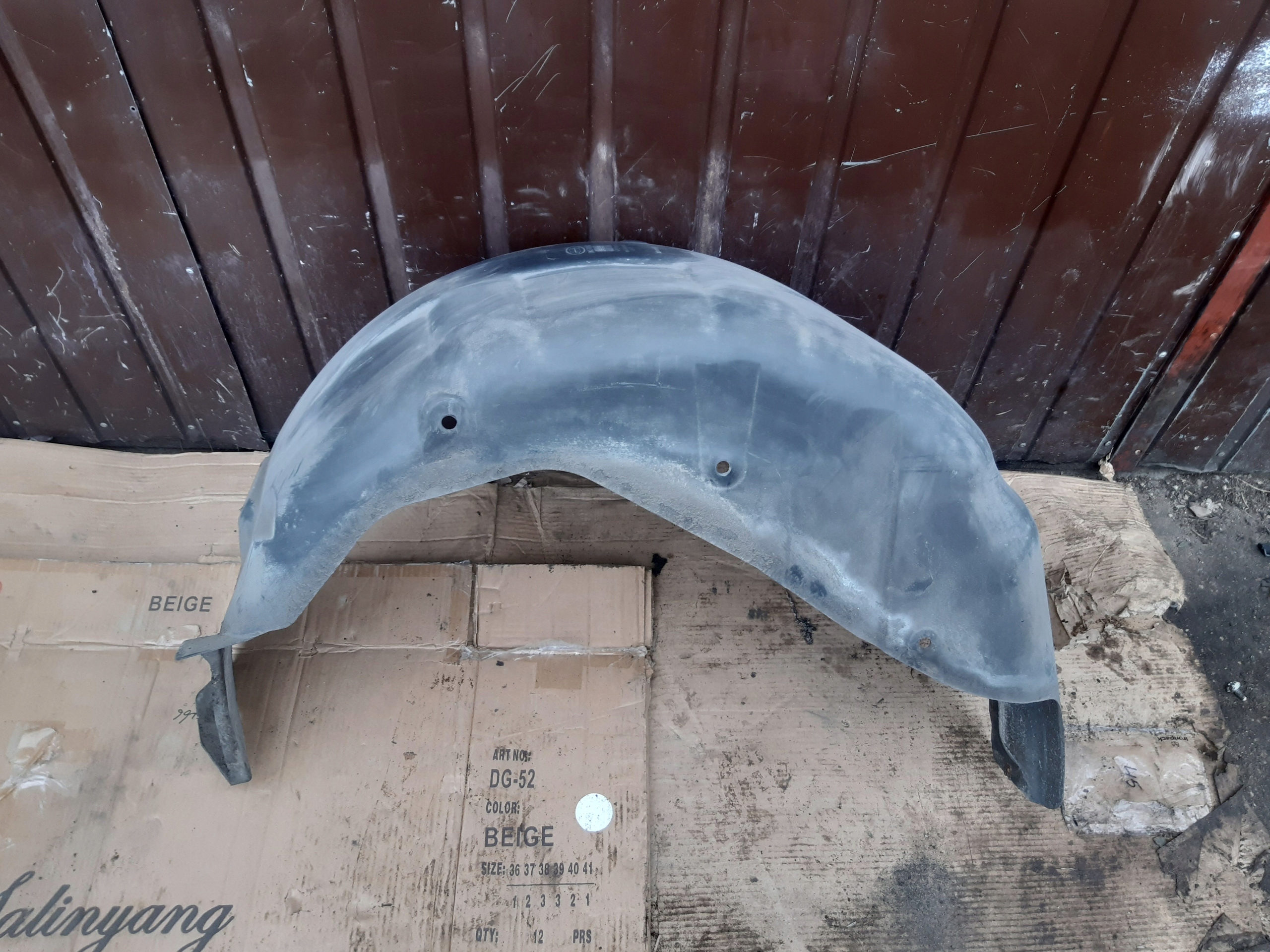 подкрылки левый зад Range Rover Sport L320