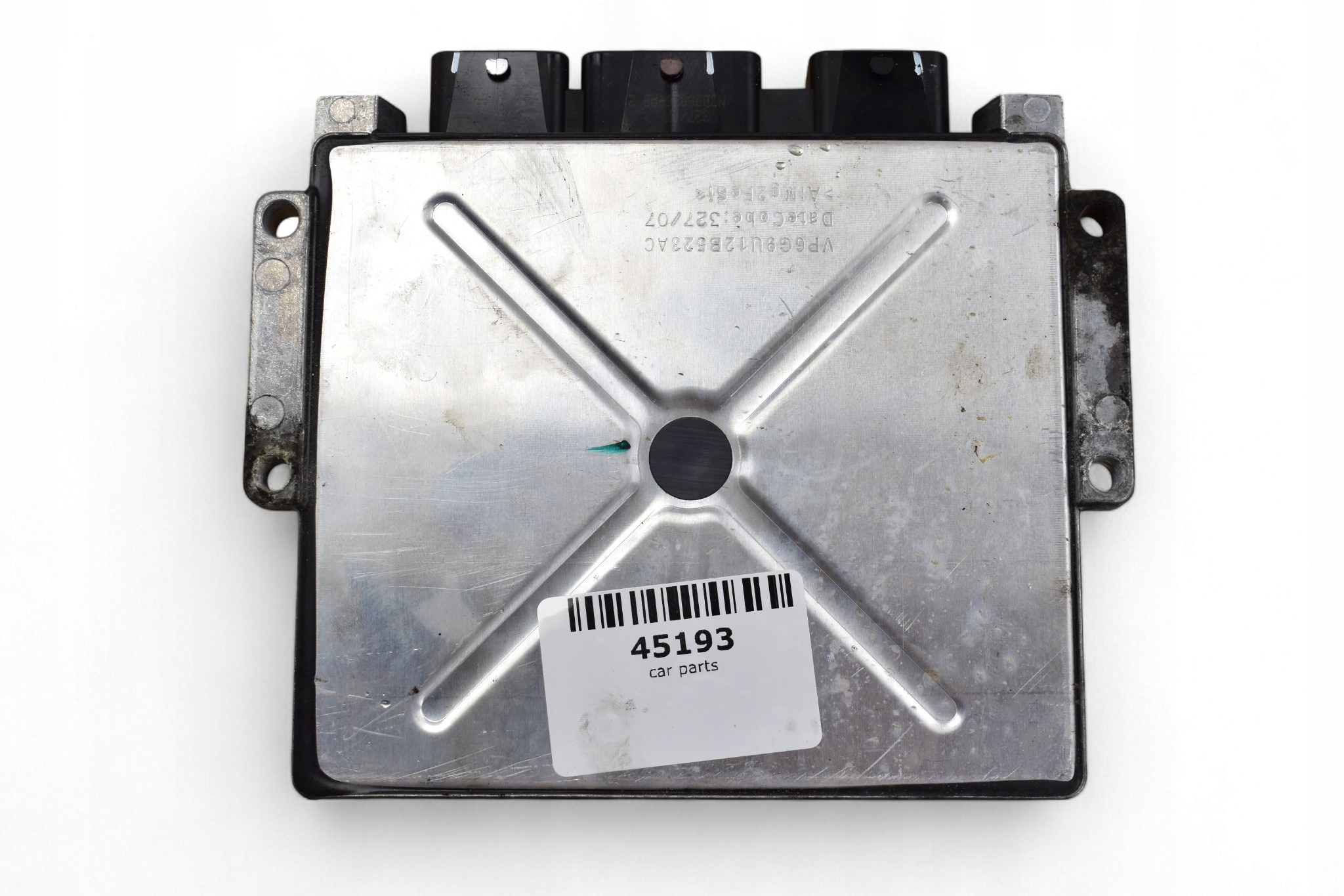 computer control unit of the engine VOLVO C30 2.0 16V 30785146