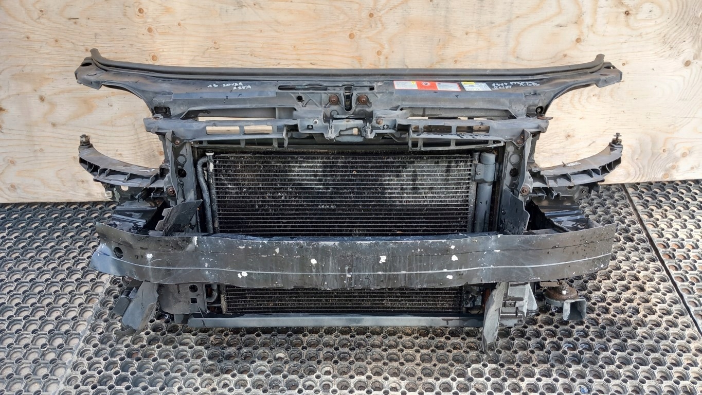 AUDI A3p 1b ПЕРЕДНЯ ПАНЕЛЬ ПЕРЕДНІЙ КОМПЛЕКТ