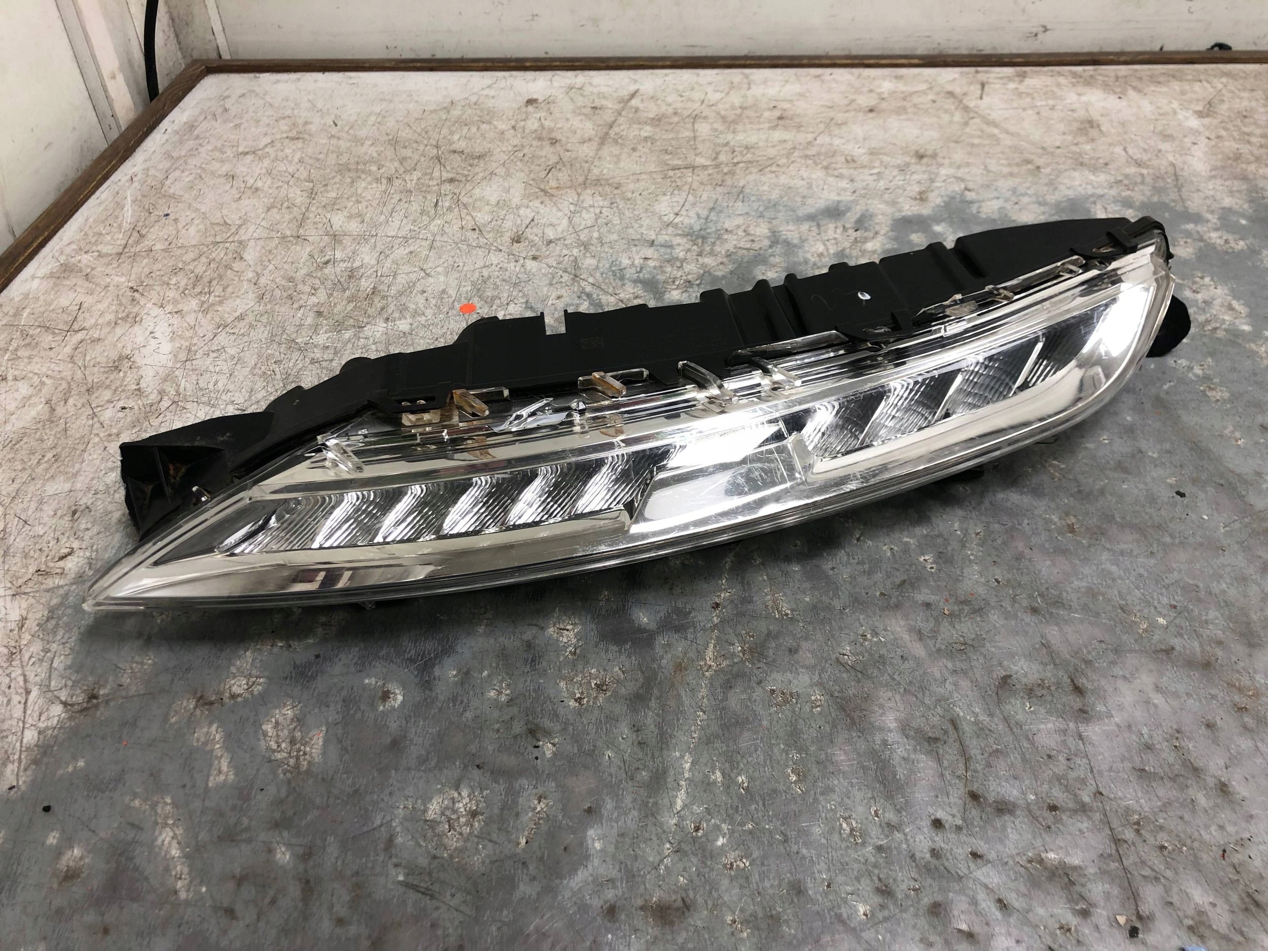 light LED DRL left front CITROEN C4 GRAND PICASSO 9676036580