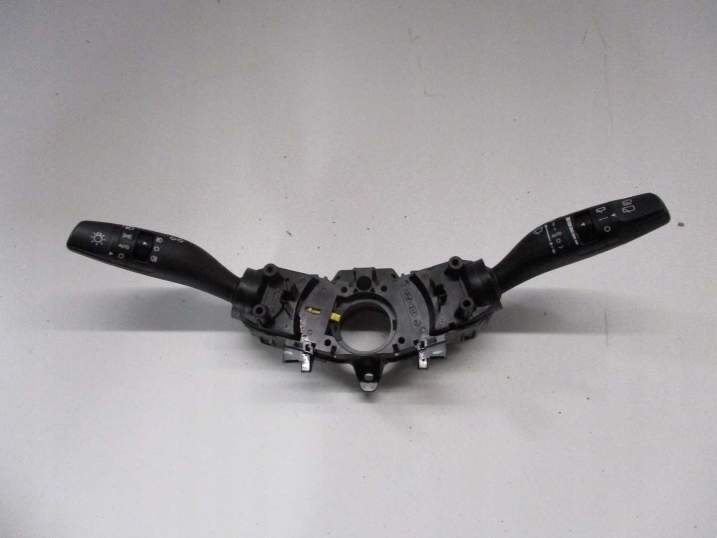 COMMODO ESSUIE GLACE KIA SORENTO