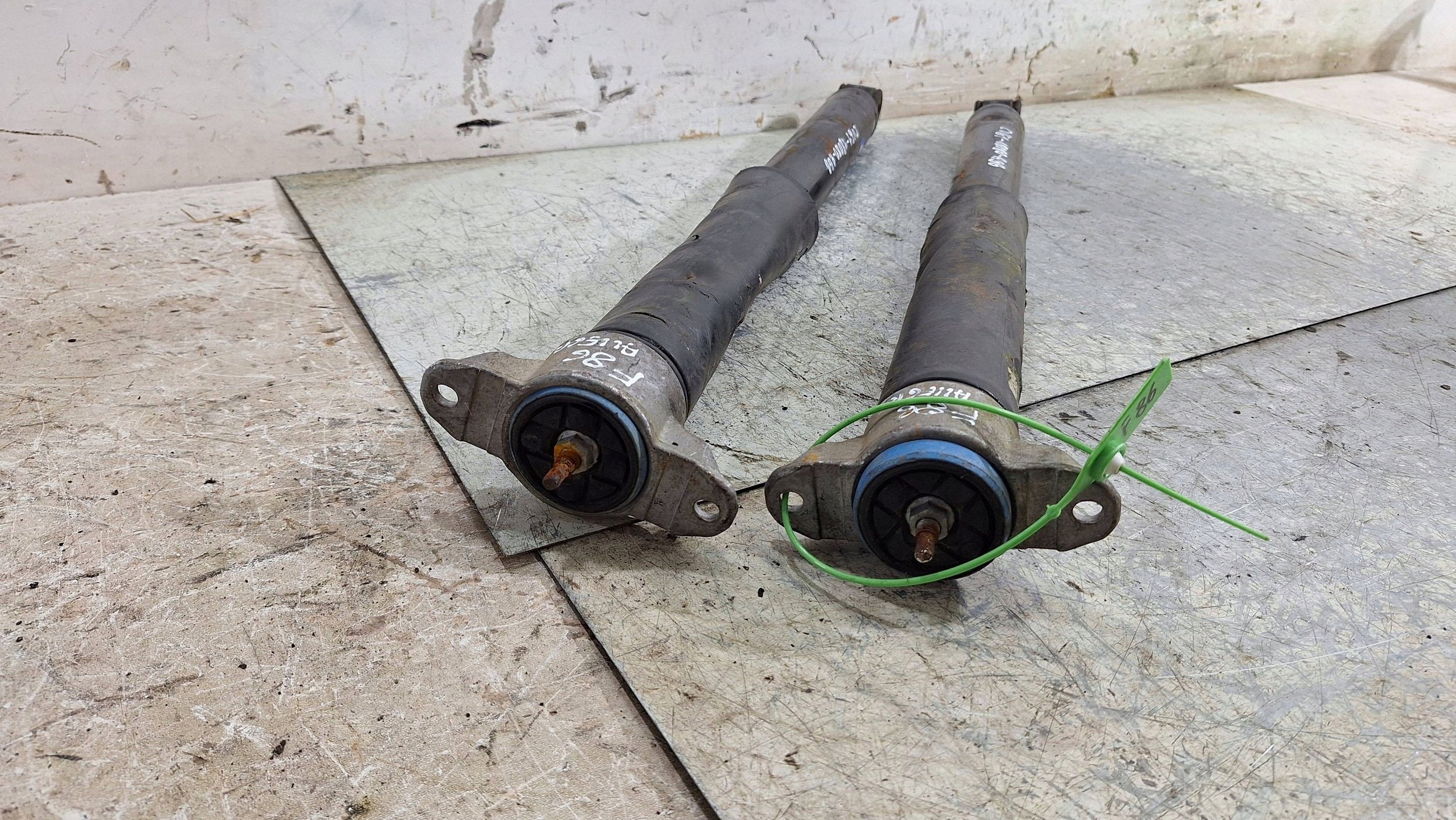 shock absorber left right rear part KPL CV61-18080-ABB FORD KUGA MK2 4x4