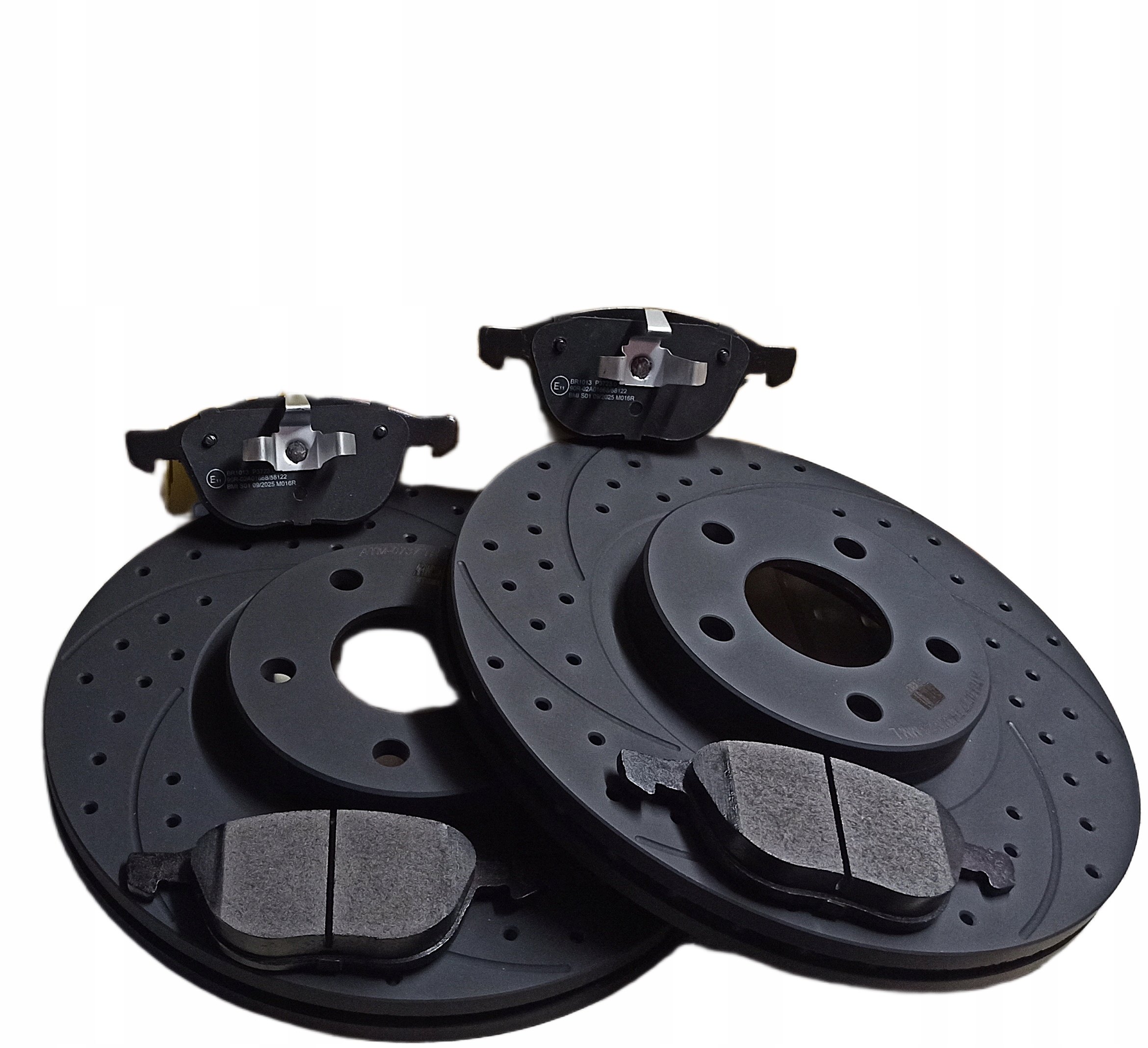 Kotouče pro vyvrtané přední destičky Volvo C30 C70 II S40 V50 C-max Focus 2 3 III