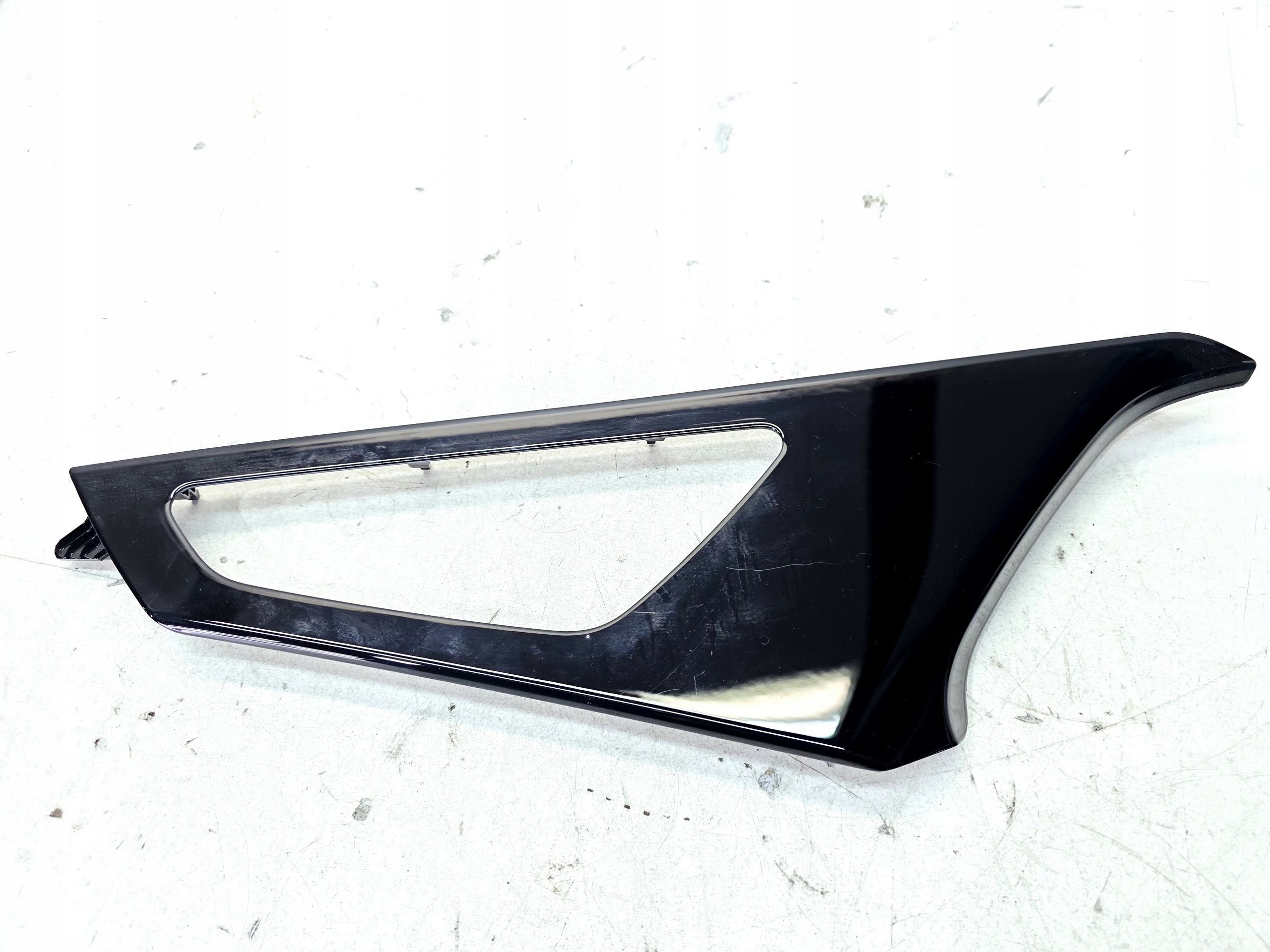 moulding DEKOR door left front AUDI Q4 E-TRON 89A959517A V58