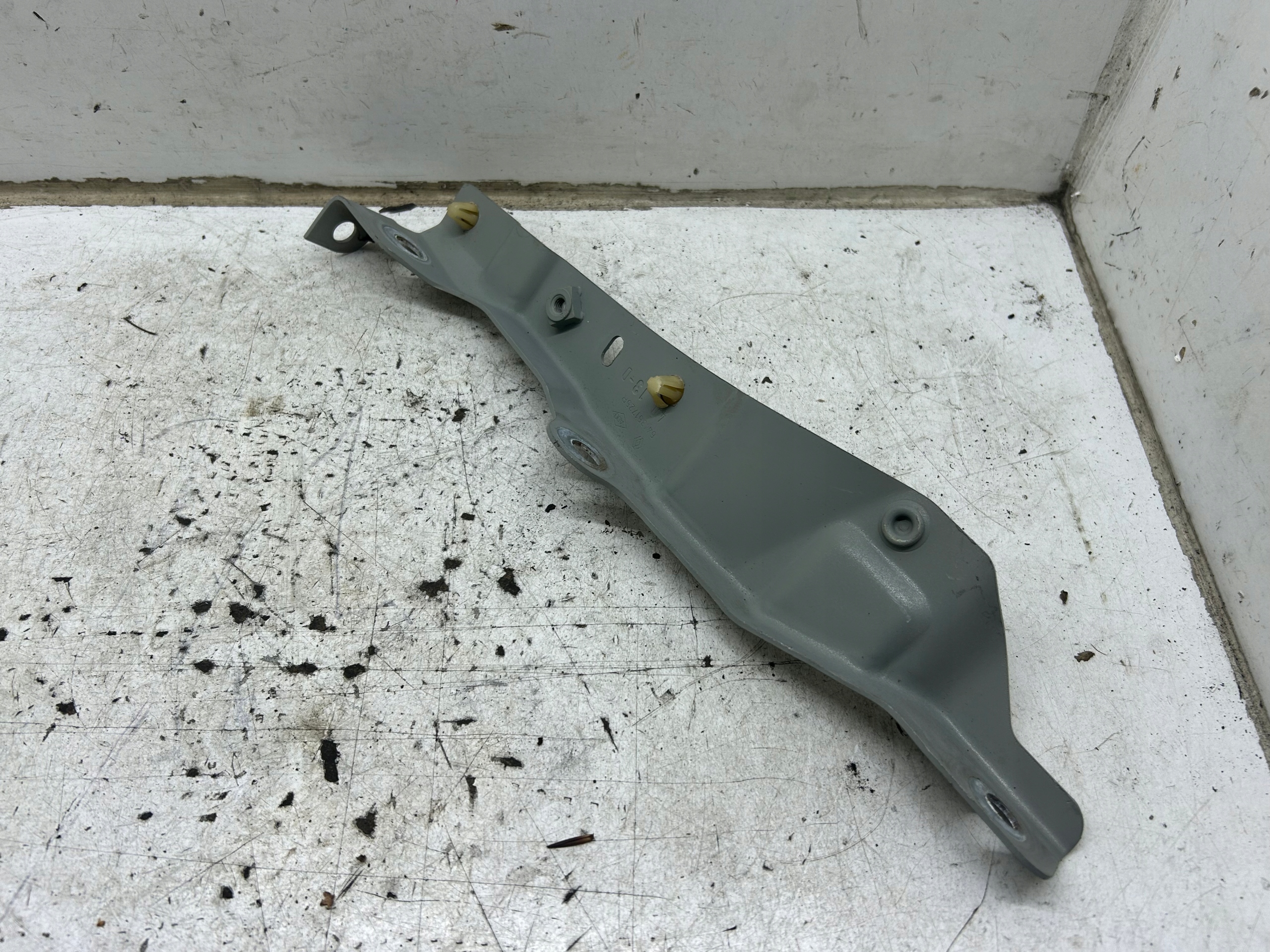 Console Support plaque Aile Gauche 641351725R RENAULT CLIO IV