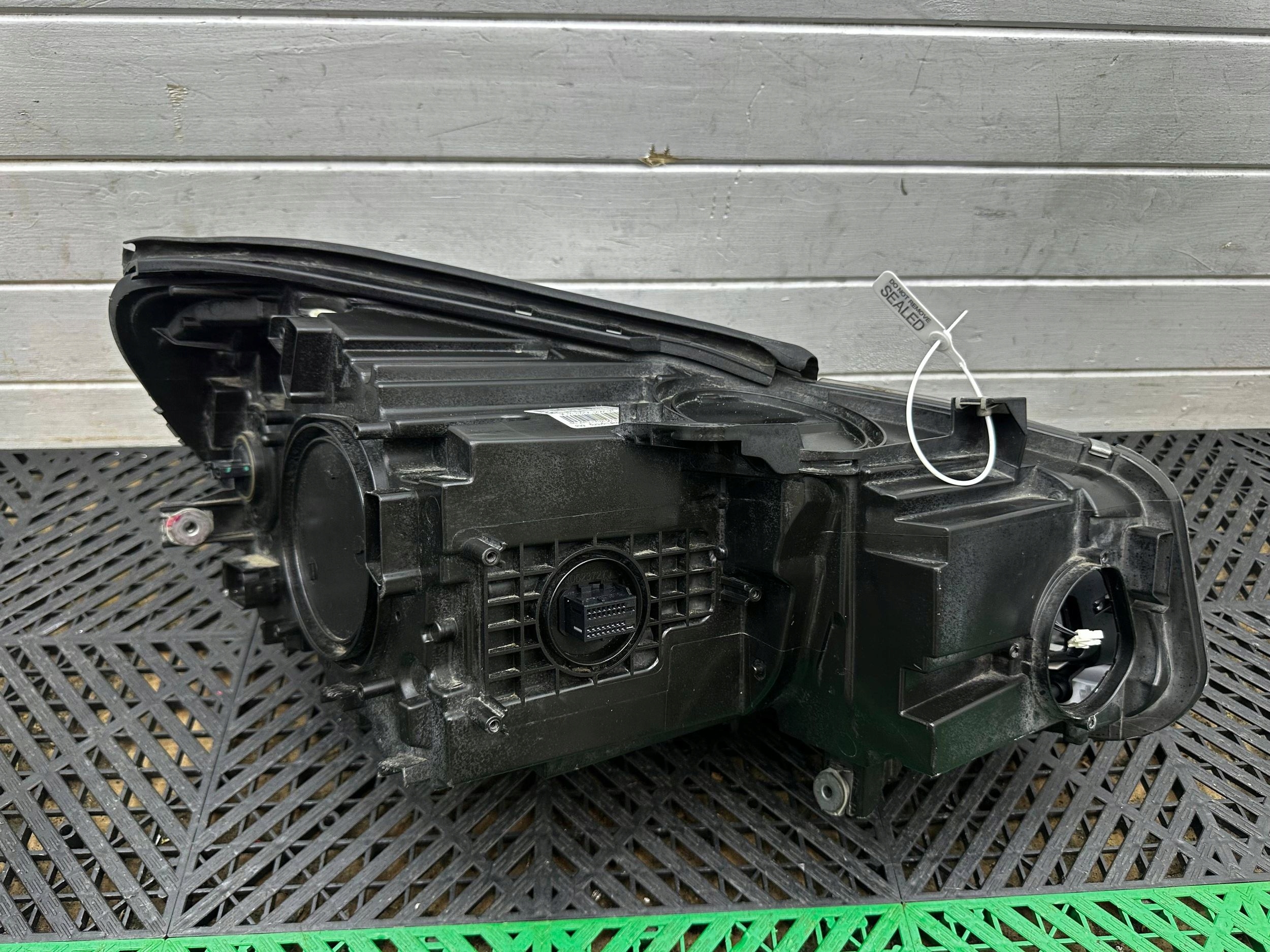 light front side left BMW 2 F45 FULL LED 7422579