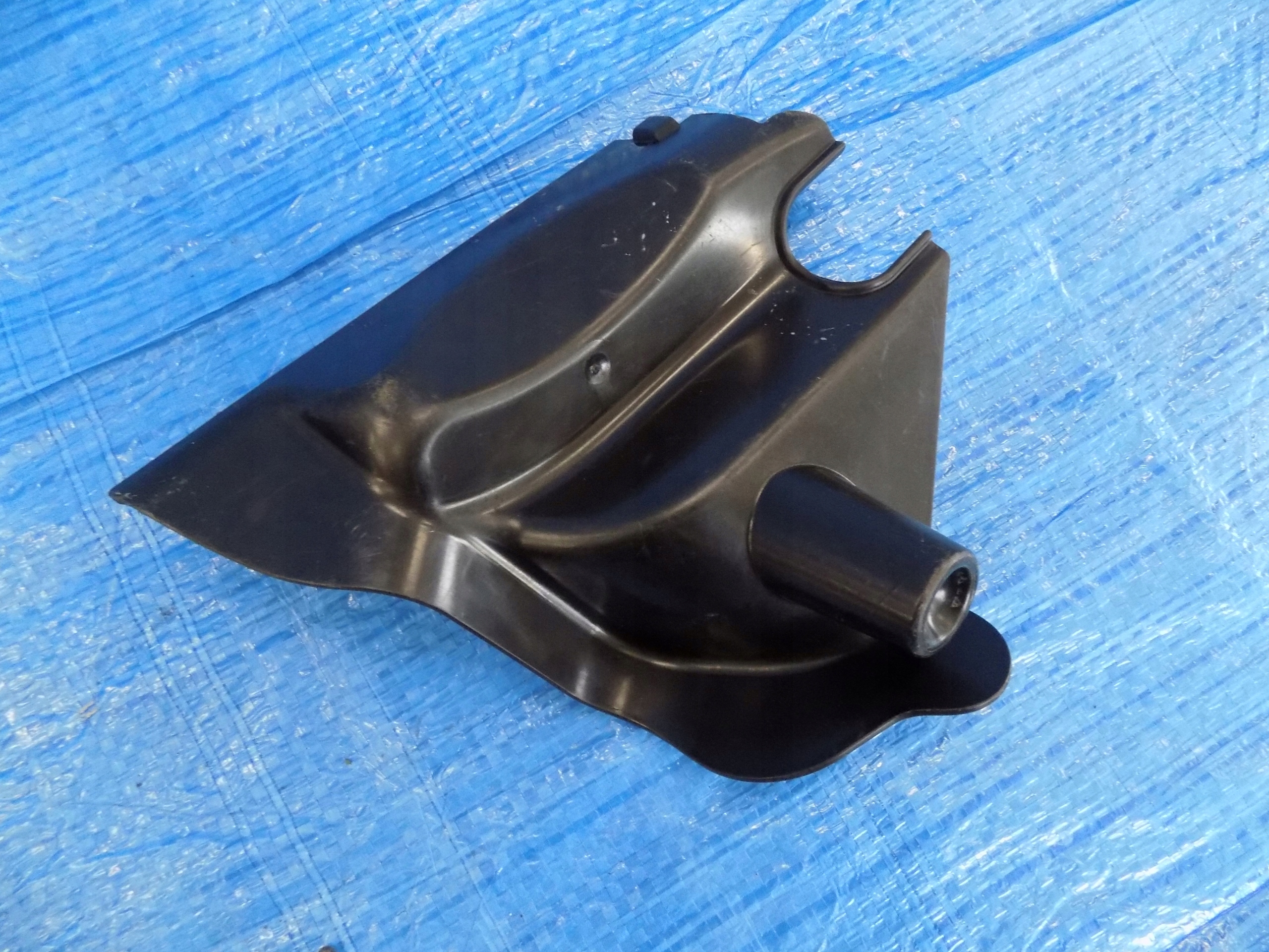 VW T5 7h0915437 Blende Abdeckung Unterfahrschutz akumulatora