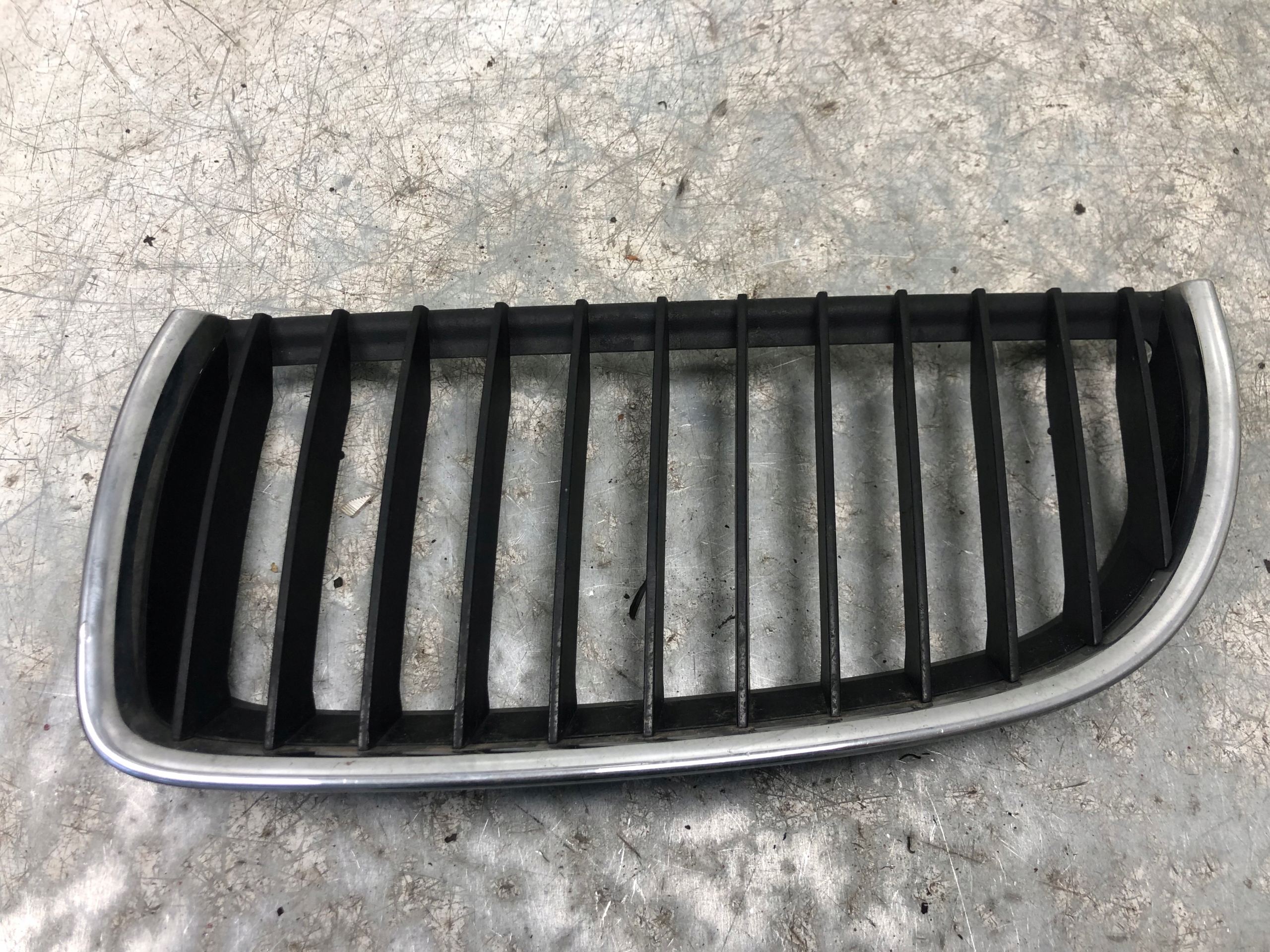 grill grille kidney grille left BMW E90 7120007