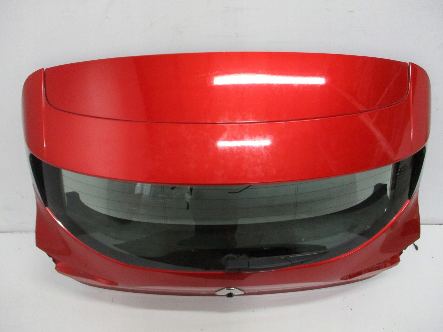 Klapa tylna RENAULT CLIO V 5 19R KAMERA Numer katalogowy części Klapa tylna RENAULT CLIO V 5 19R KAMERA